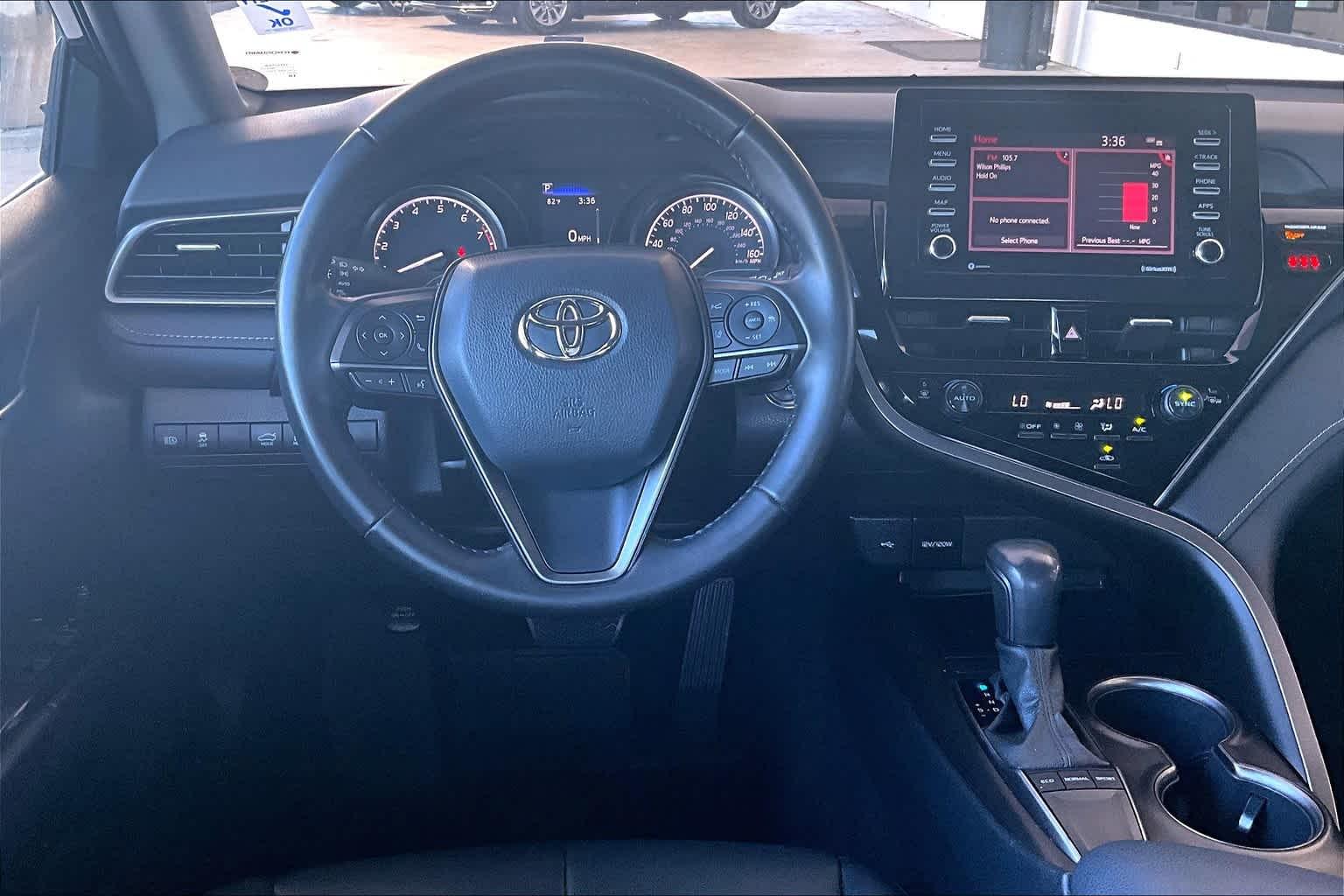 2022 Toyota Camry SE - Photo 17