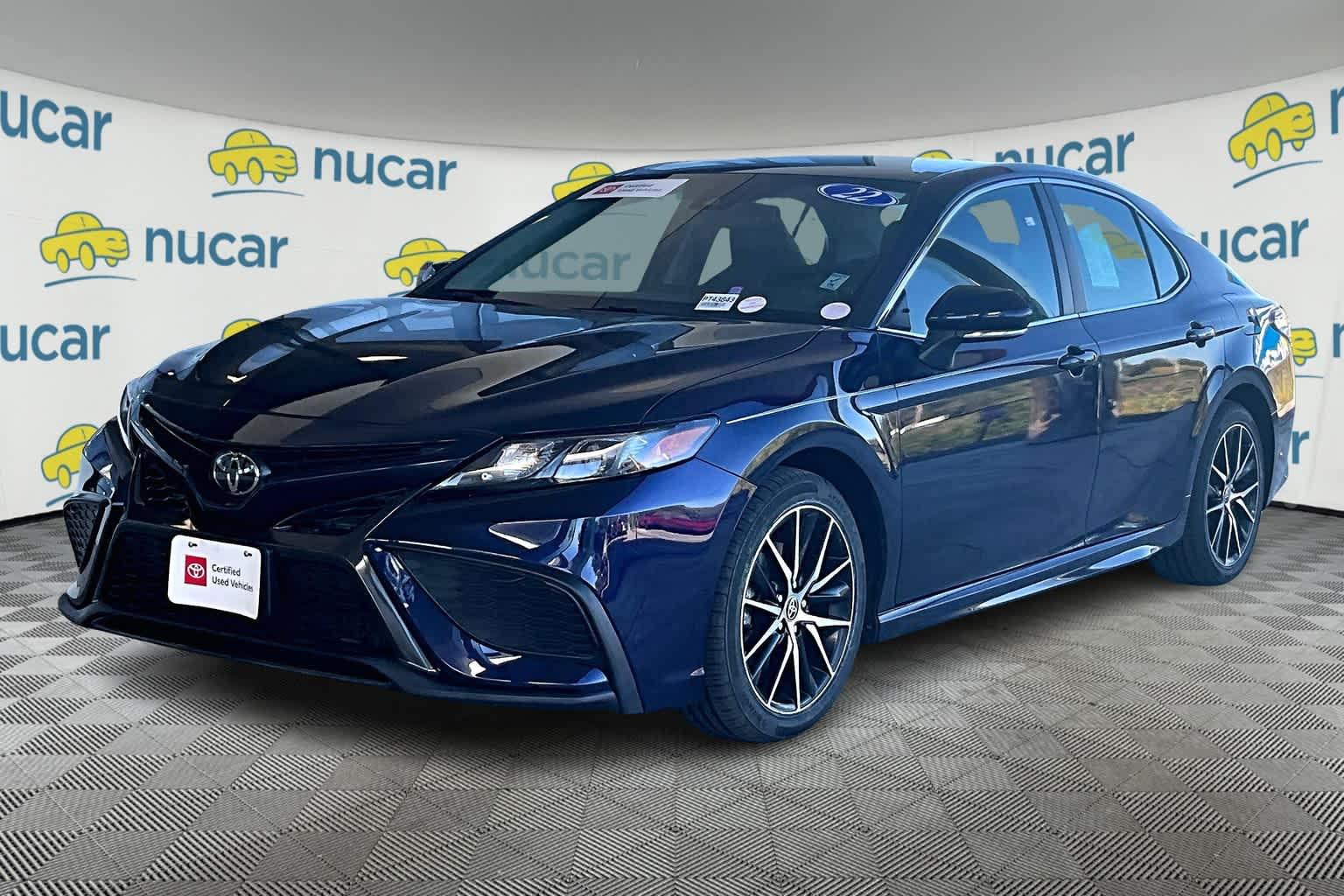 2022 Toyota Camry SE - Photo 3