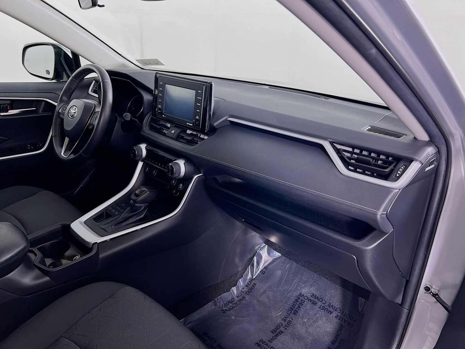 2021 Toyota RAV4 XLE - Photo 29