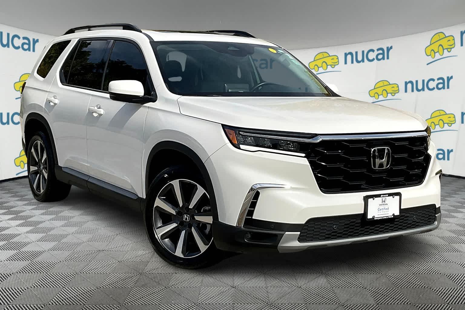 2023 Honda Pilot Touring - Photo 1