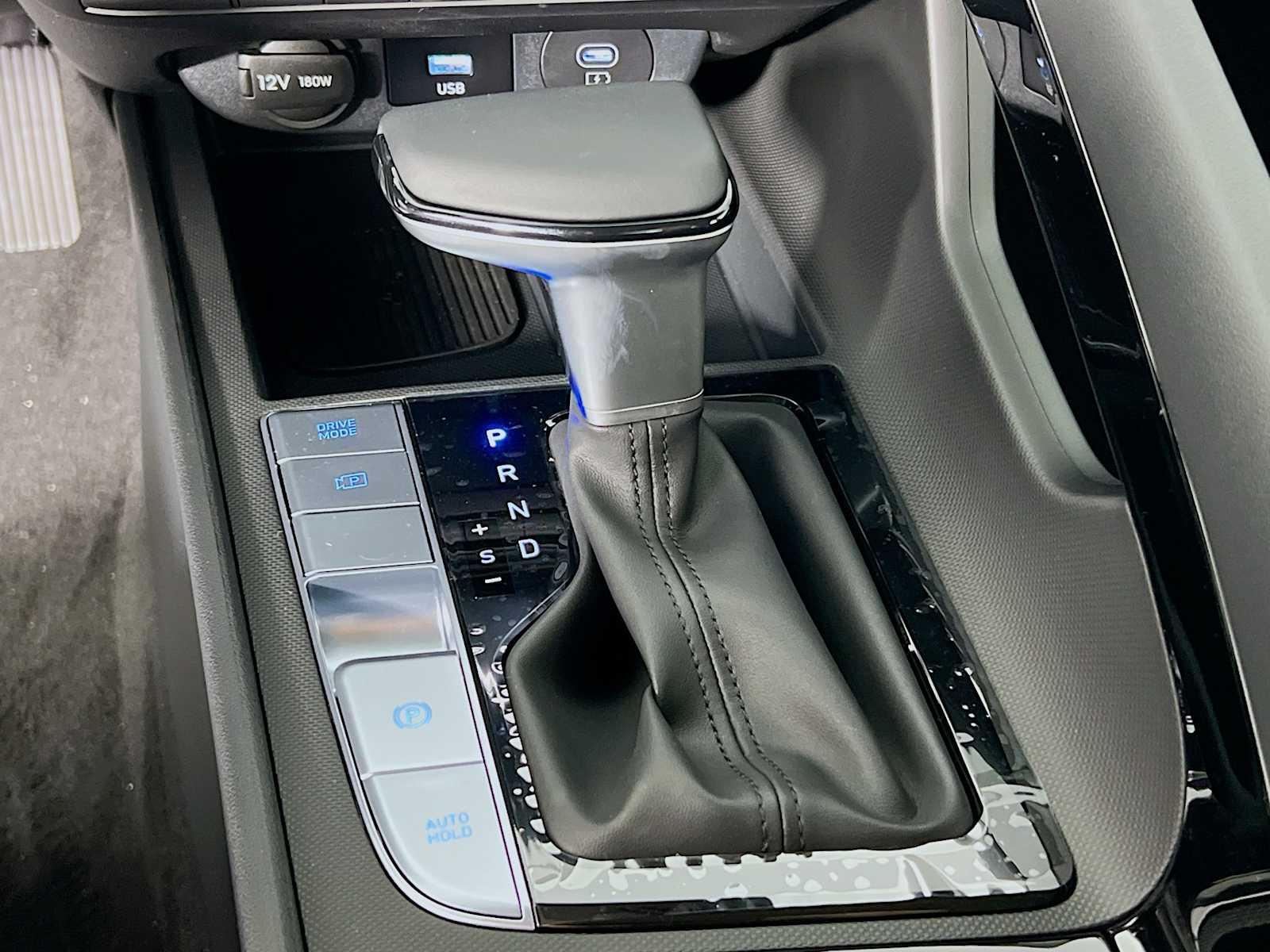 2025 Hyundai Elantra SEL Convenience - Photo 12