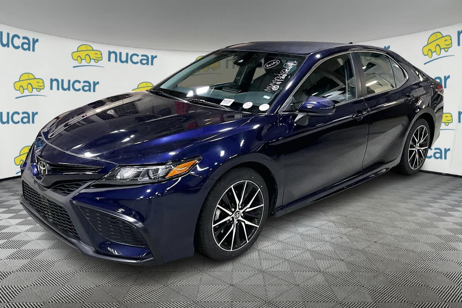 2021 Toyota Camry SE - Photo 3