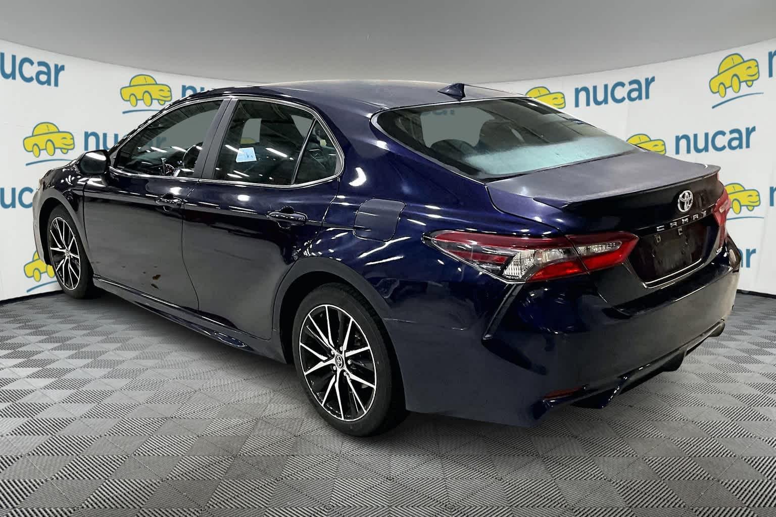 2021 Toyota Camry SE - Photo 4