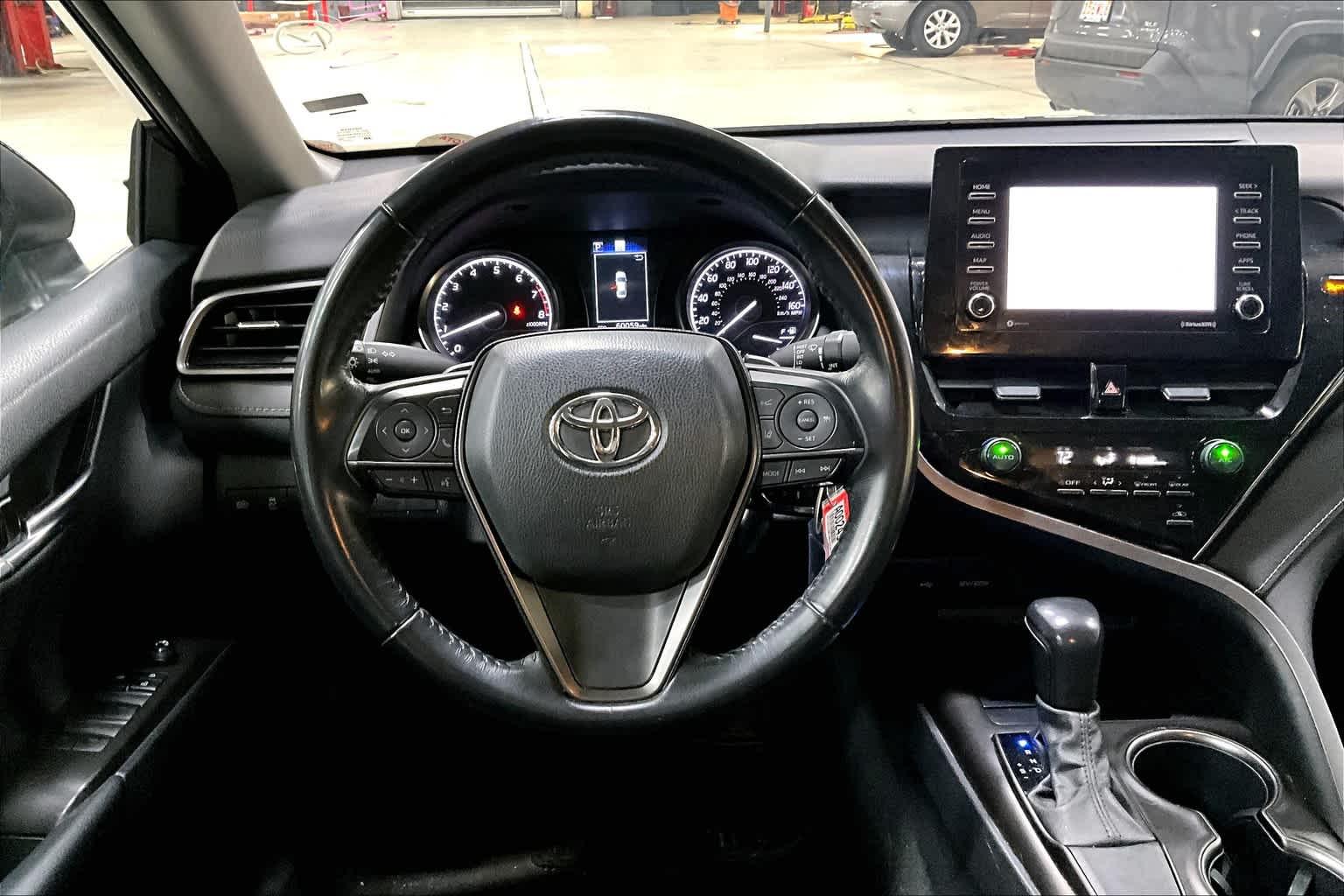 2021 Toyota Camry SE - Photo 7