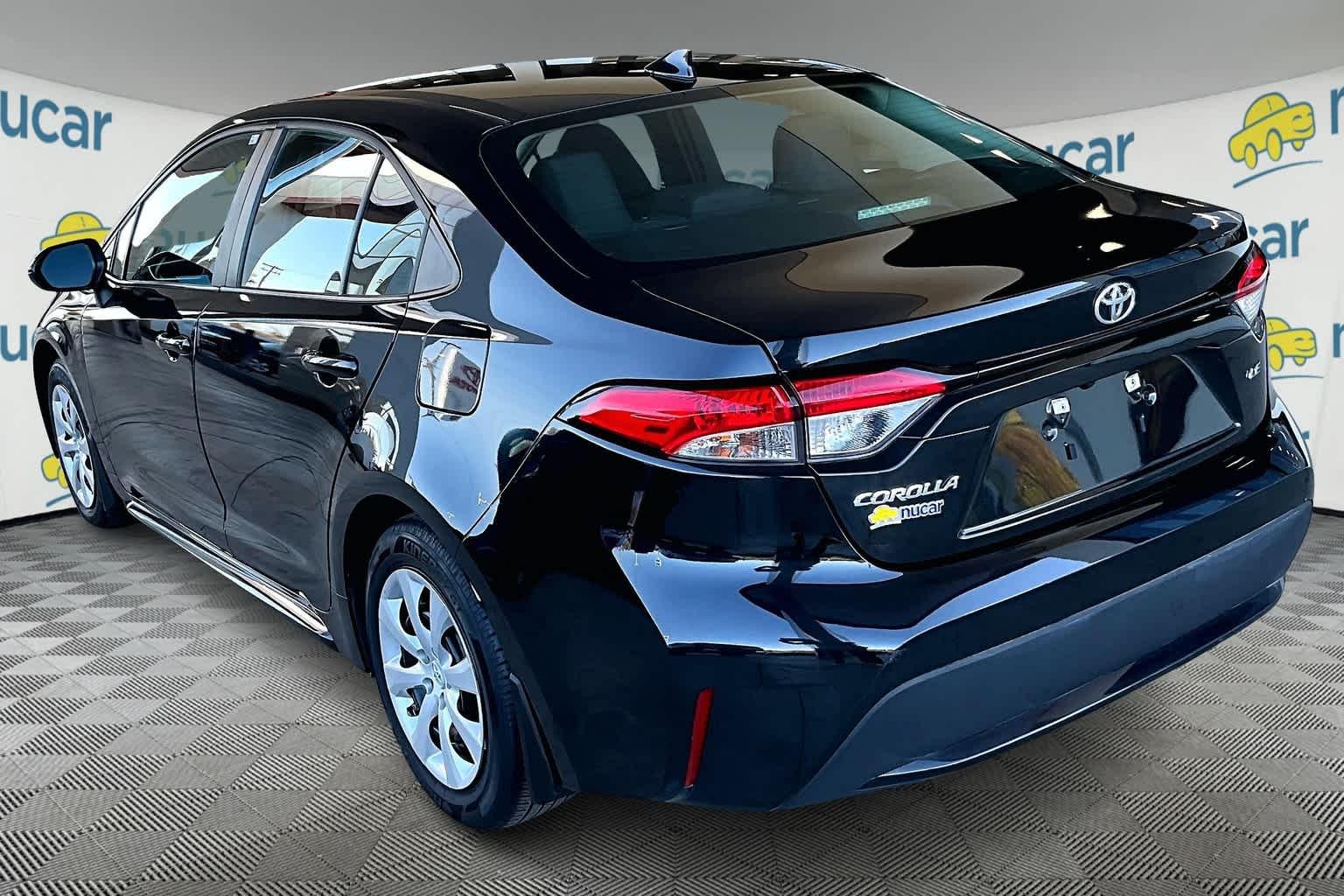 2022 Toyota Corolla LE - Photo 4