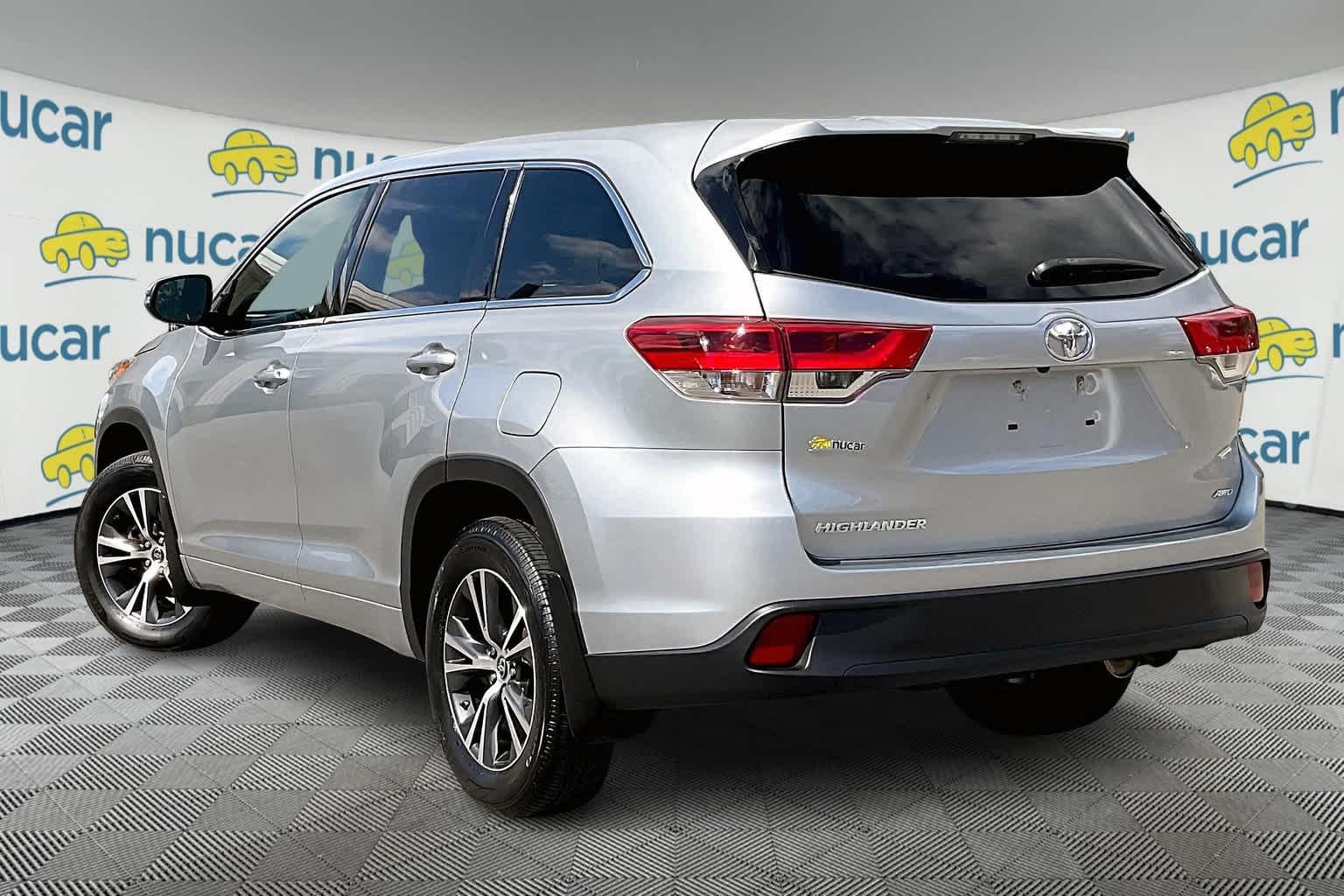 2018 Toyota Highlander LE - Photo 4