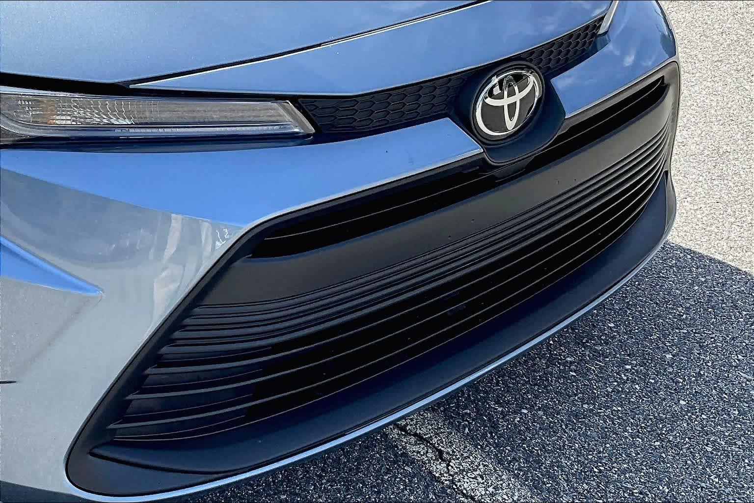 2023 Toyota Corolla LE - Photo 31