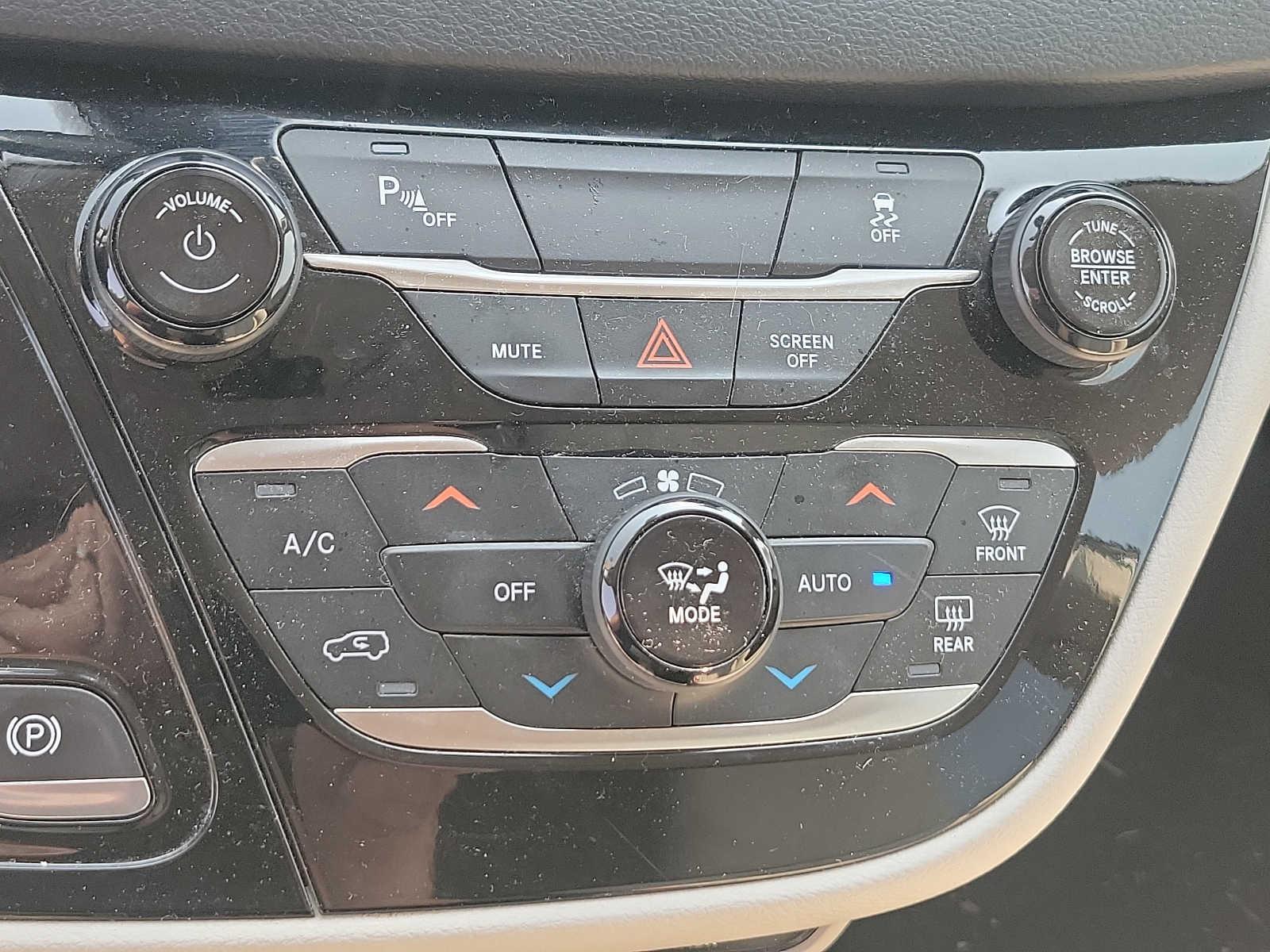 2019 Chrysler Pacifica Hybrid Touring Plus - Photo 16