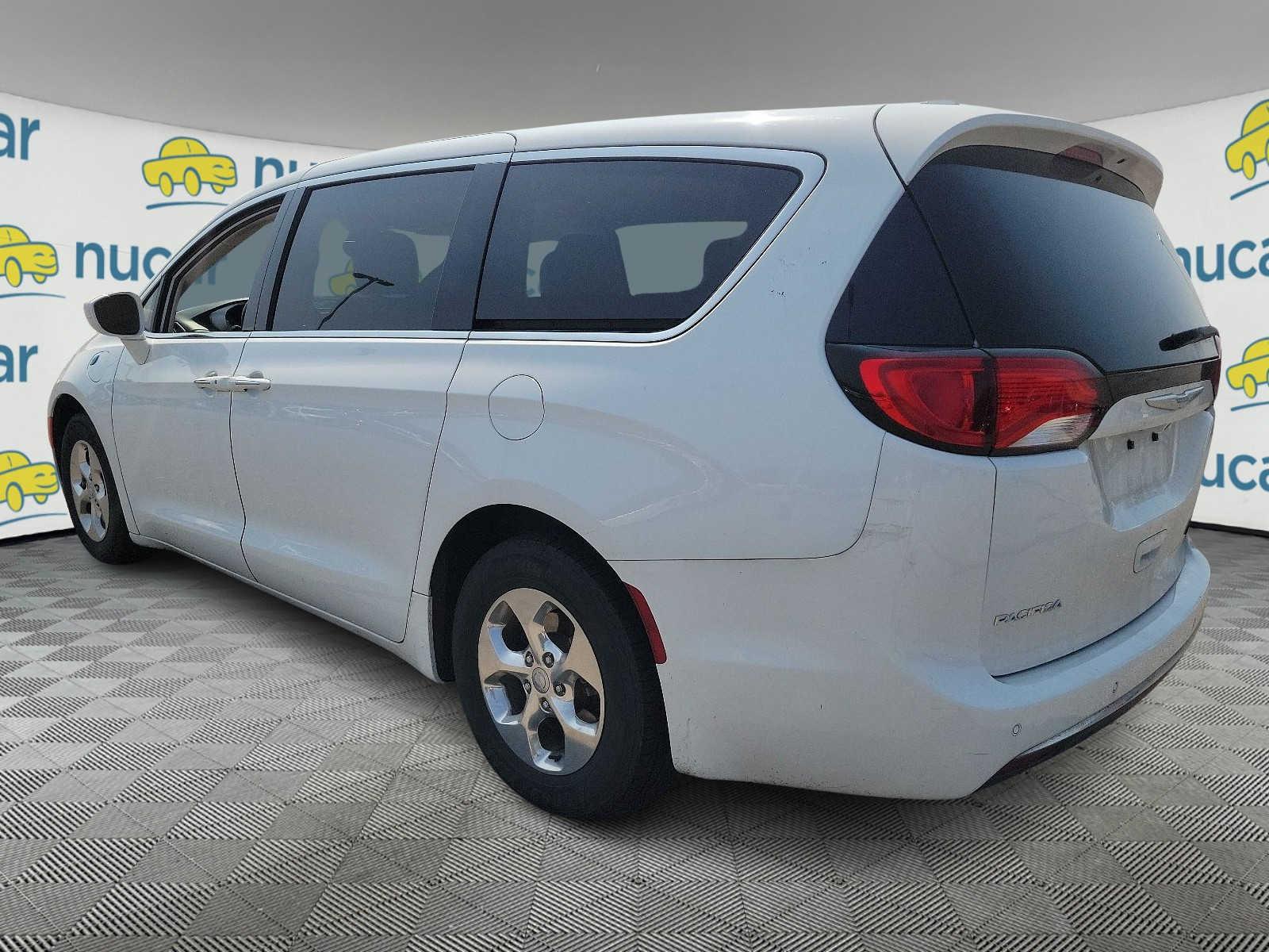 2019 Chrysler Pacifica Hybrid Touring Plus - Photo 4