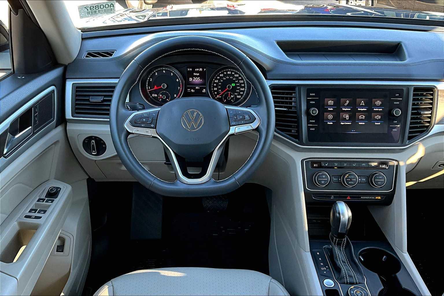 2021 Volkswagen Atlas 3.6L V6 SE w/Technology - Photo 18