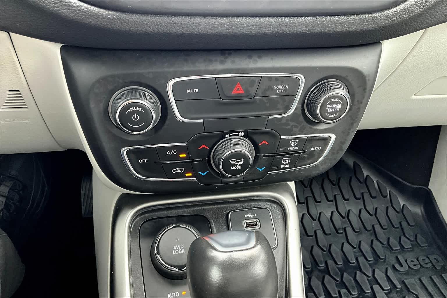 2021 Jeep Compass Latitude - Photo 26