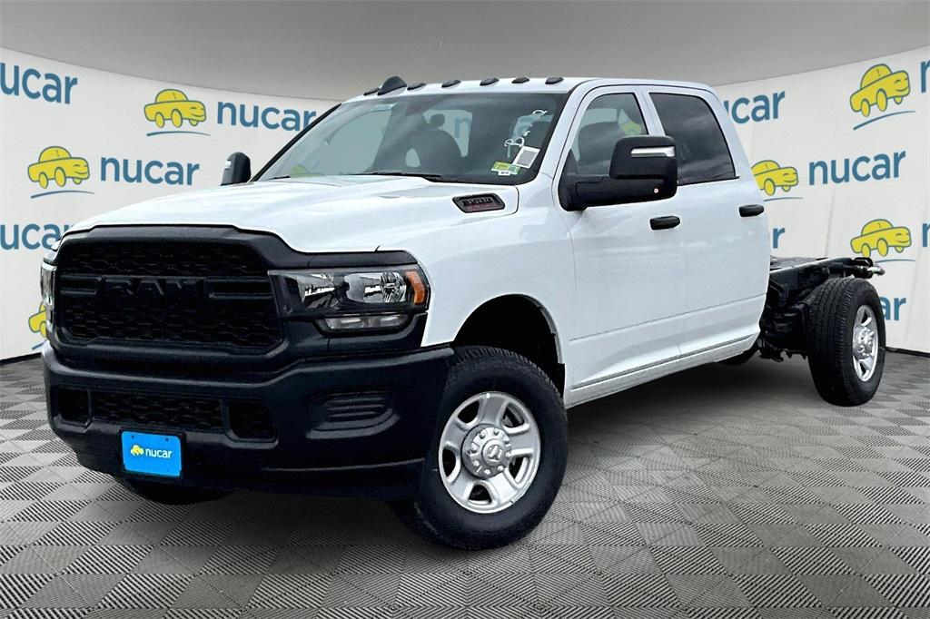 2024 Ram 3500 Tradesman - Photo 3