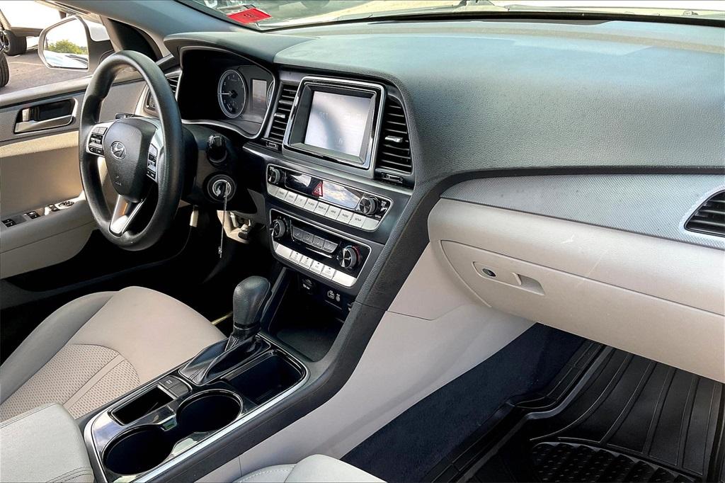 2019 Hyundai Sonata SE - Photo 13