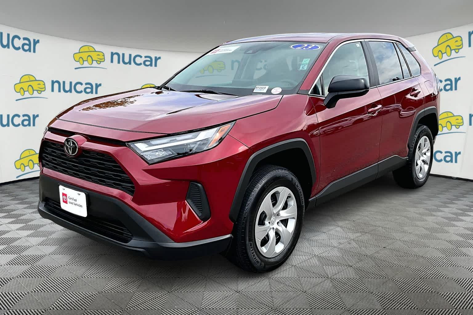 2023 Toyota RAV4 LE - Photo 3