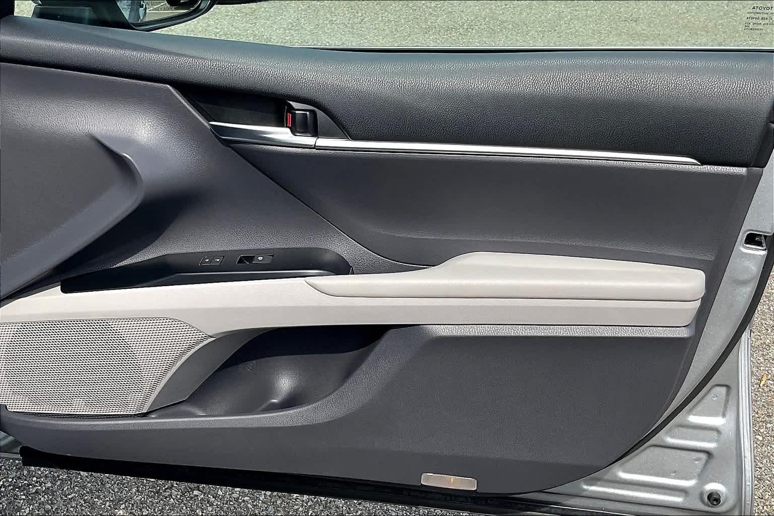 2019 Toyota Camry LE - Photo 12