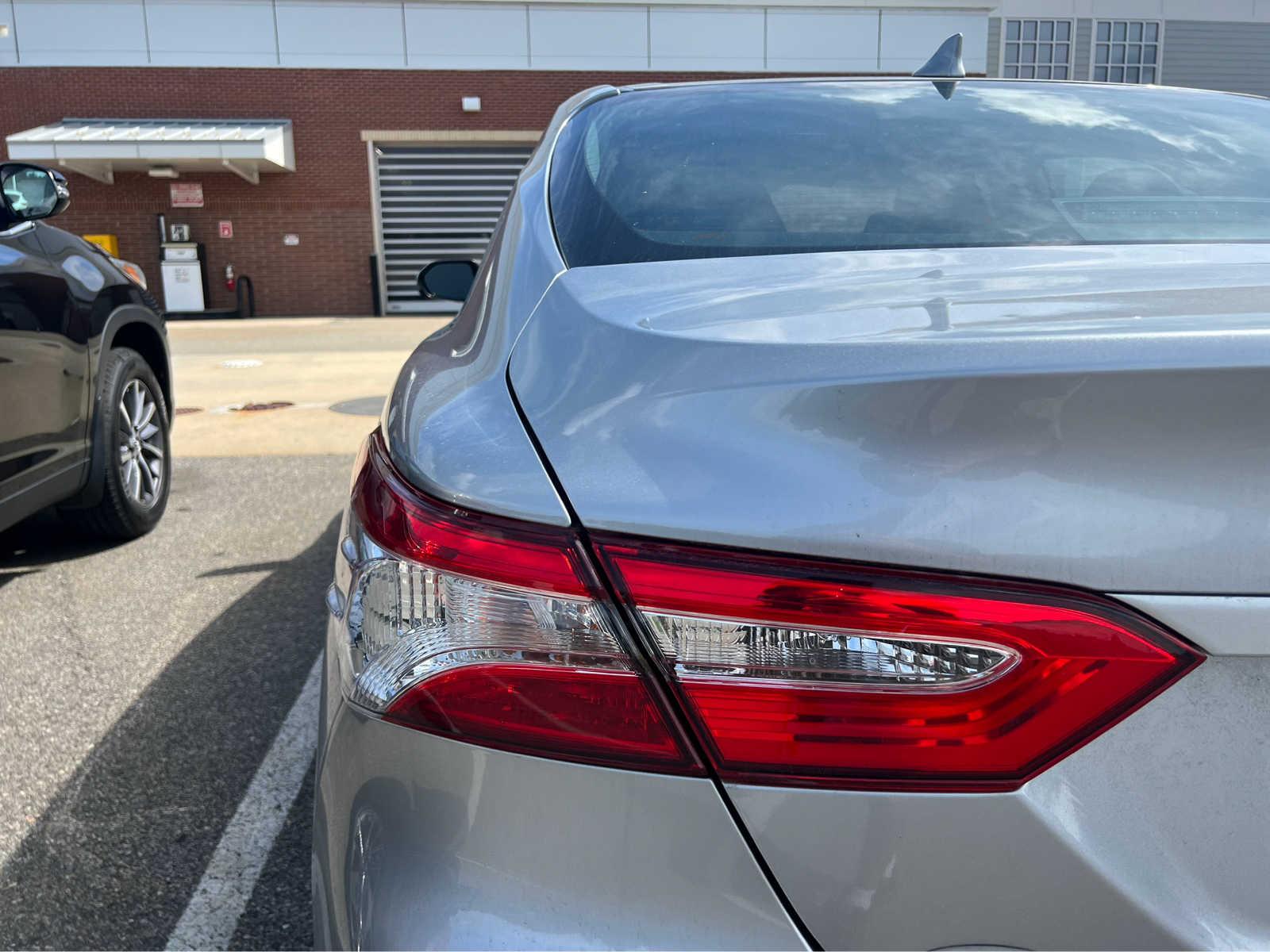 2019 Toyota Camry LE - Photo 19