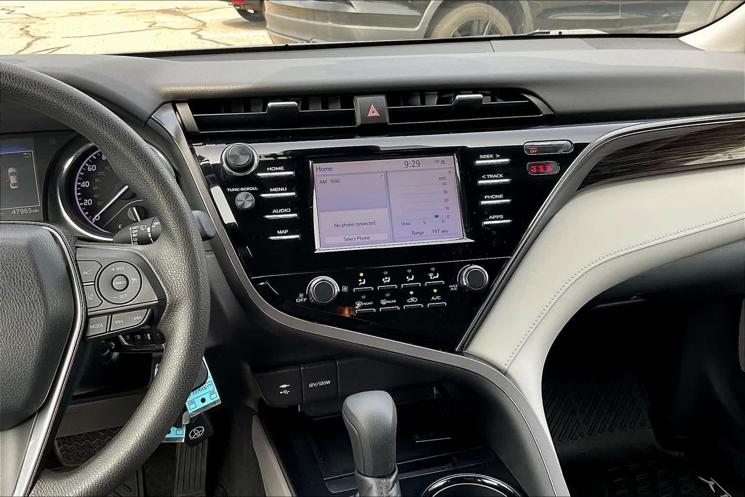 2019 Toyota Camry LE - Photo 24