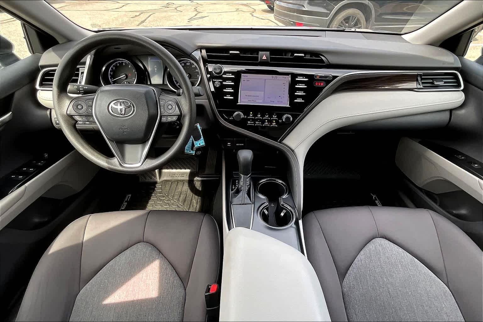 2019 Toyota Camry LE - Photo 30