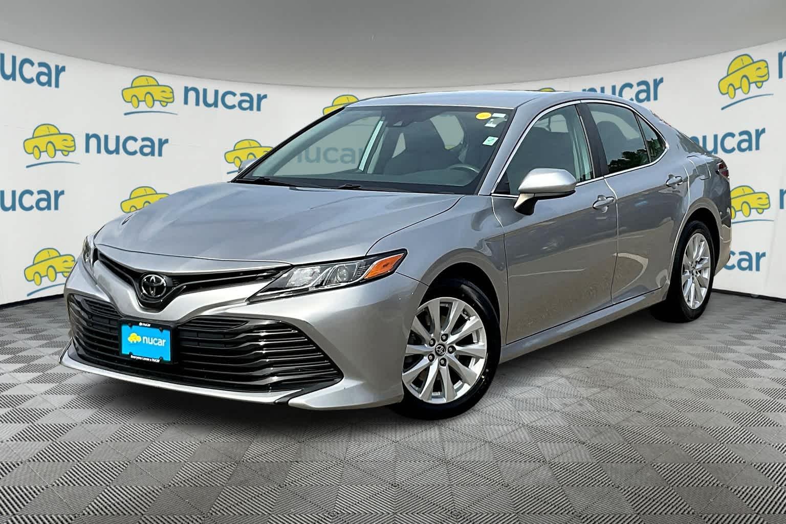 2019 Toyota Camry LE - Photo 3