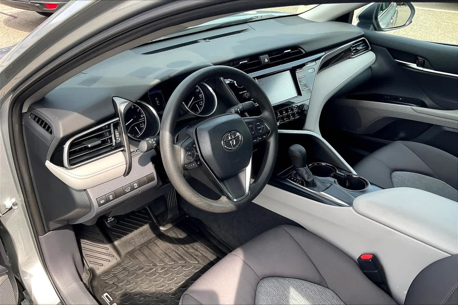 2019 Toyota Camry LE - Photo 8