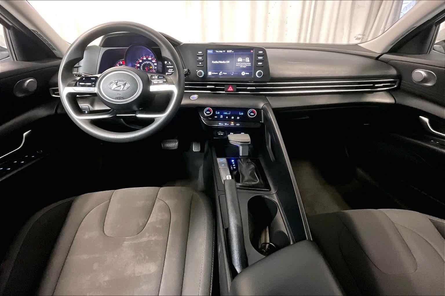 2021 Hyundai Elantra SEL - Photo 21