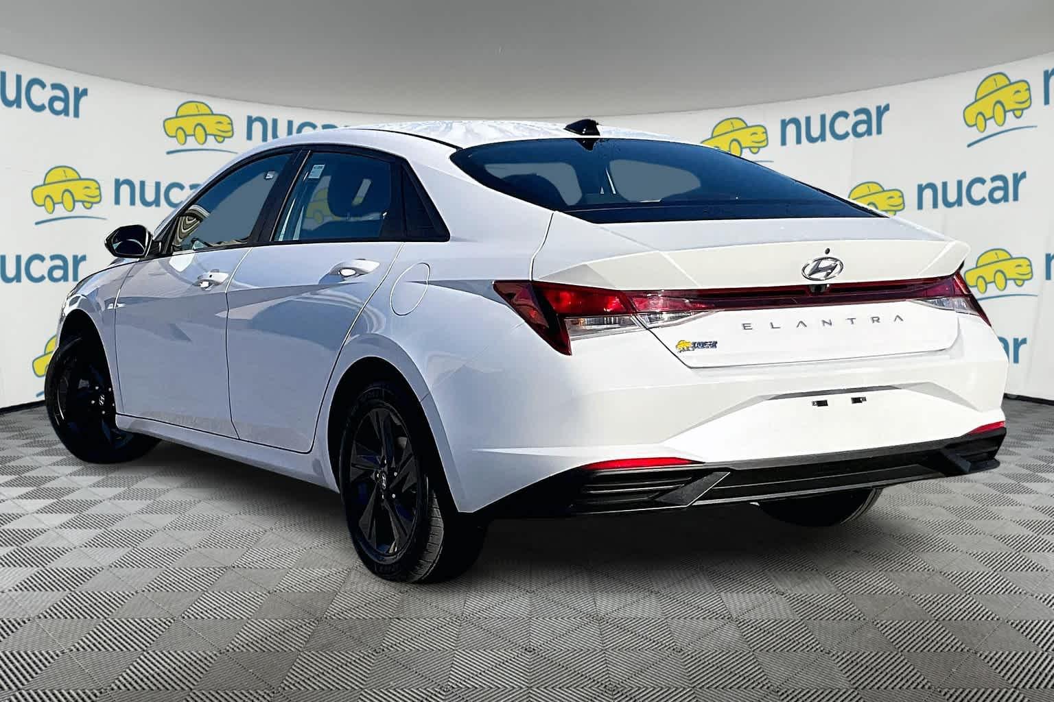 2021 Hyundai Elantra SEL - Photo 4