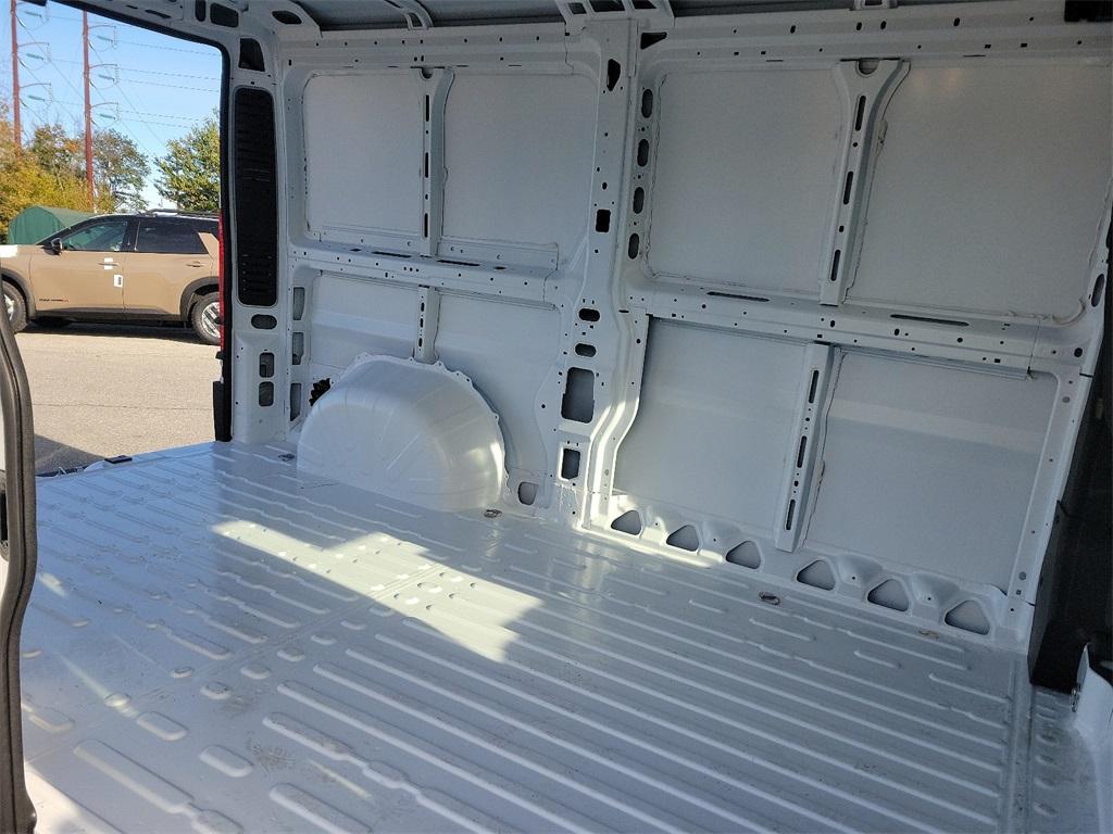 2025 Ram ProMaster 1500 Low Roof - Photo 17