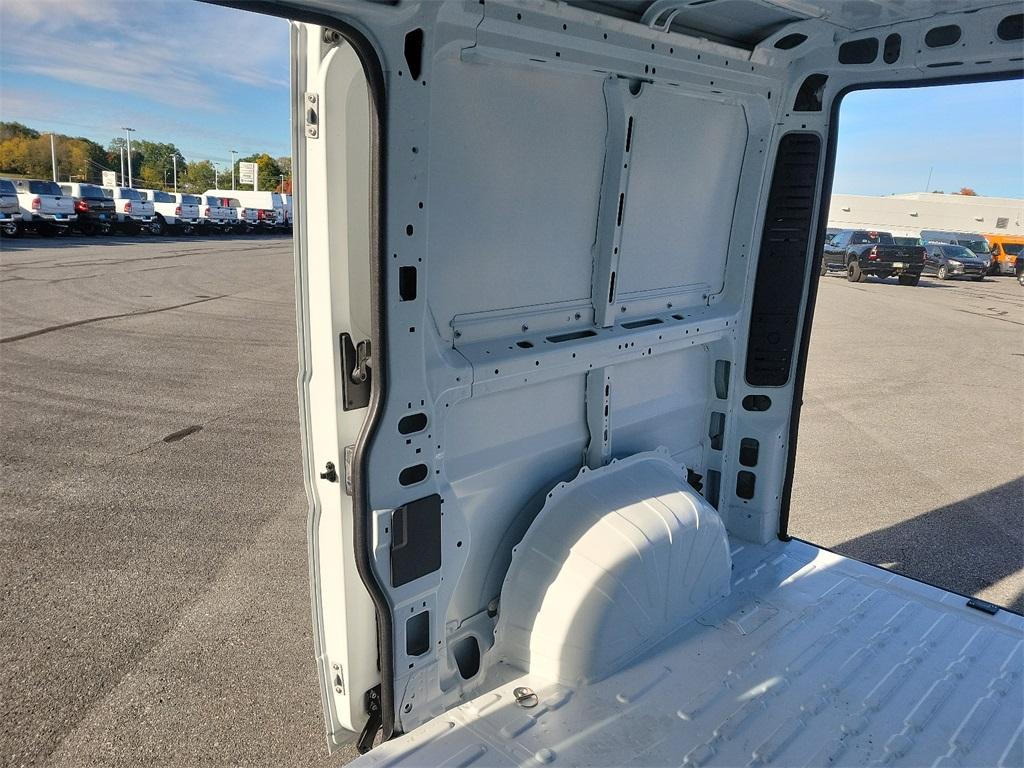 2025 Ram ProMaster 1500 Low Roof - Photo 18