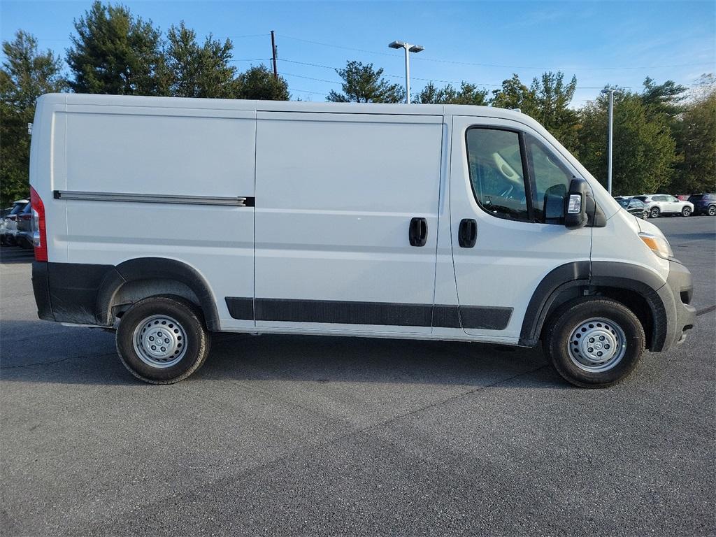 2025 Ram ProMaster 1500 Low Roof - Photo 6