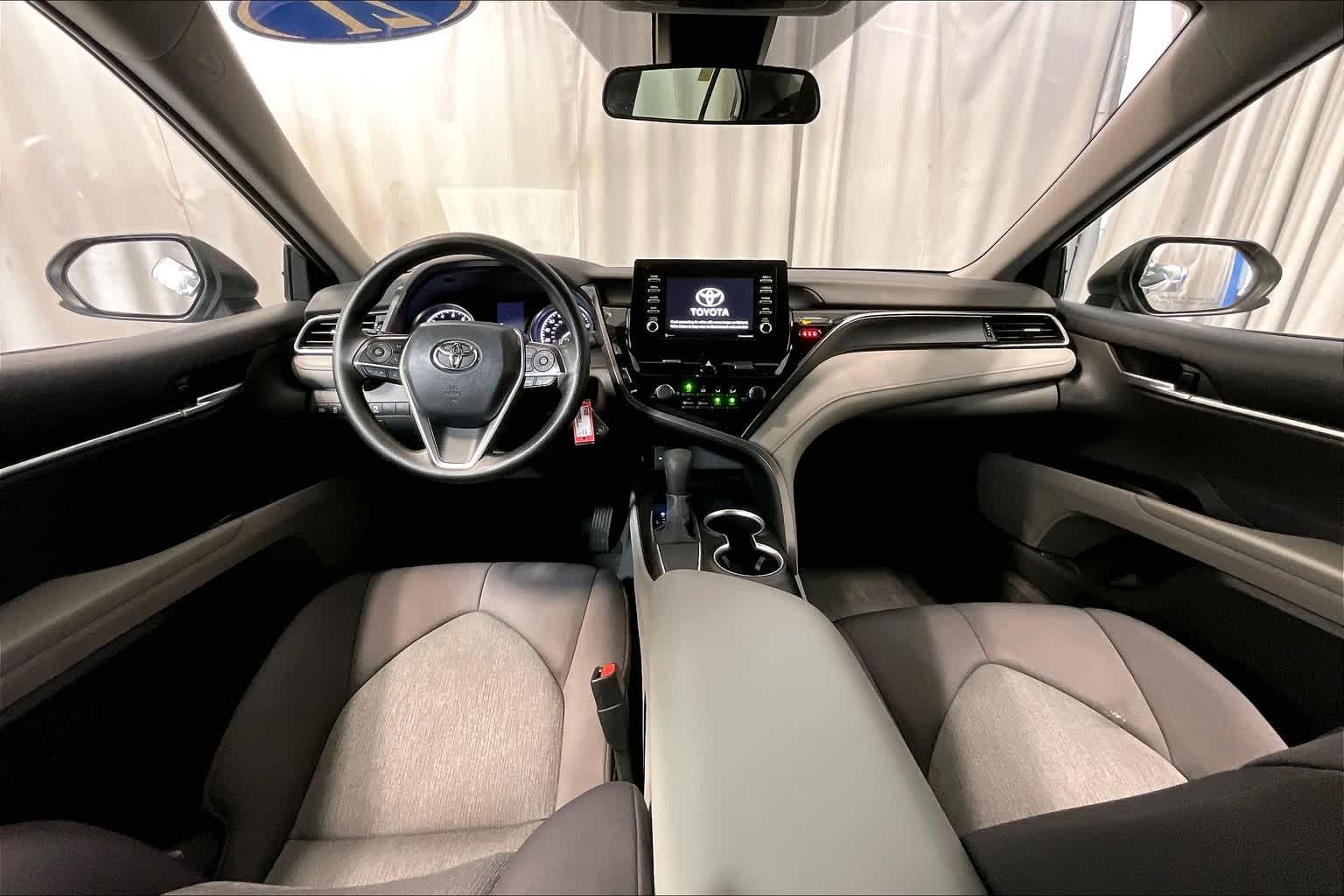 2021 Toyota Camry LE - Photo 21