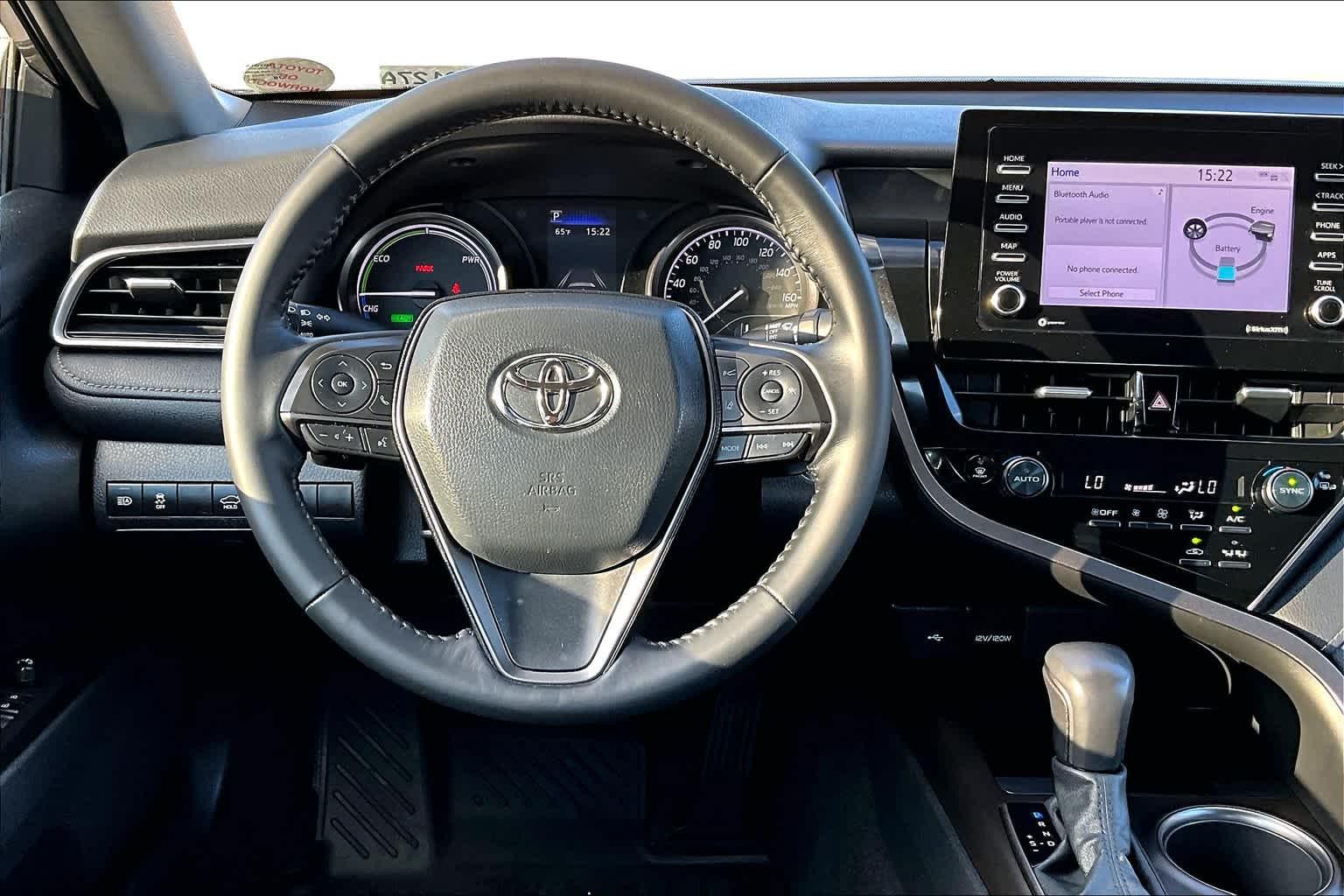 2022 Toyota Camry Hybrid SE - Photo 17