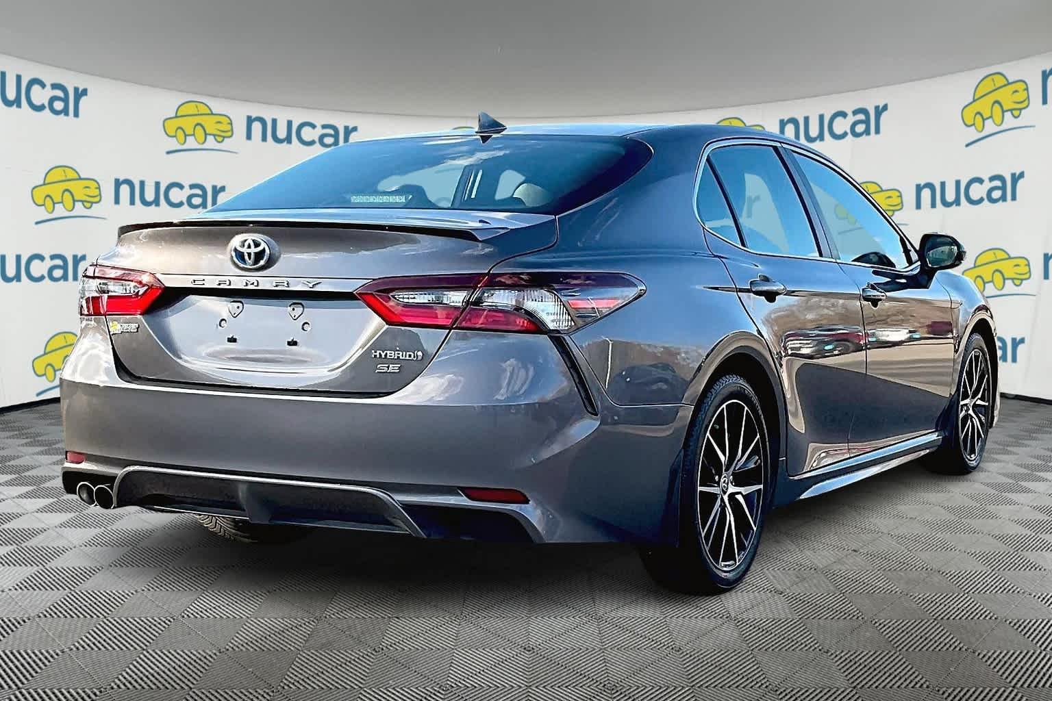 2022 Toyota Camry Hybrid SE - Photo 6