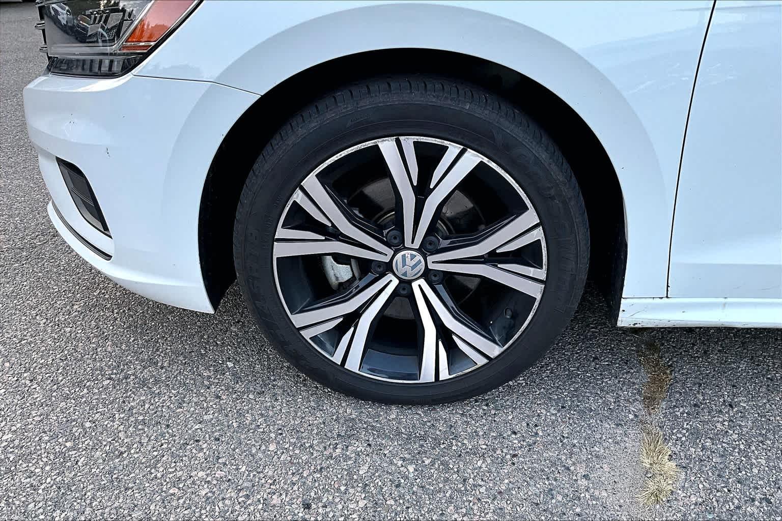 2021 Volkswagen Passat 2.0T SE - Photo 4