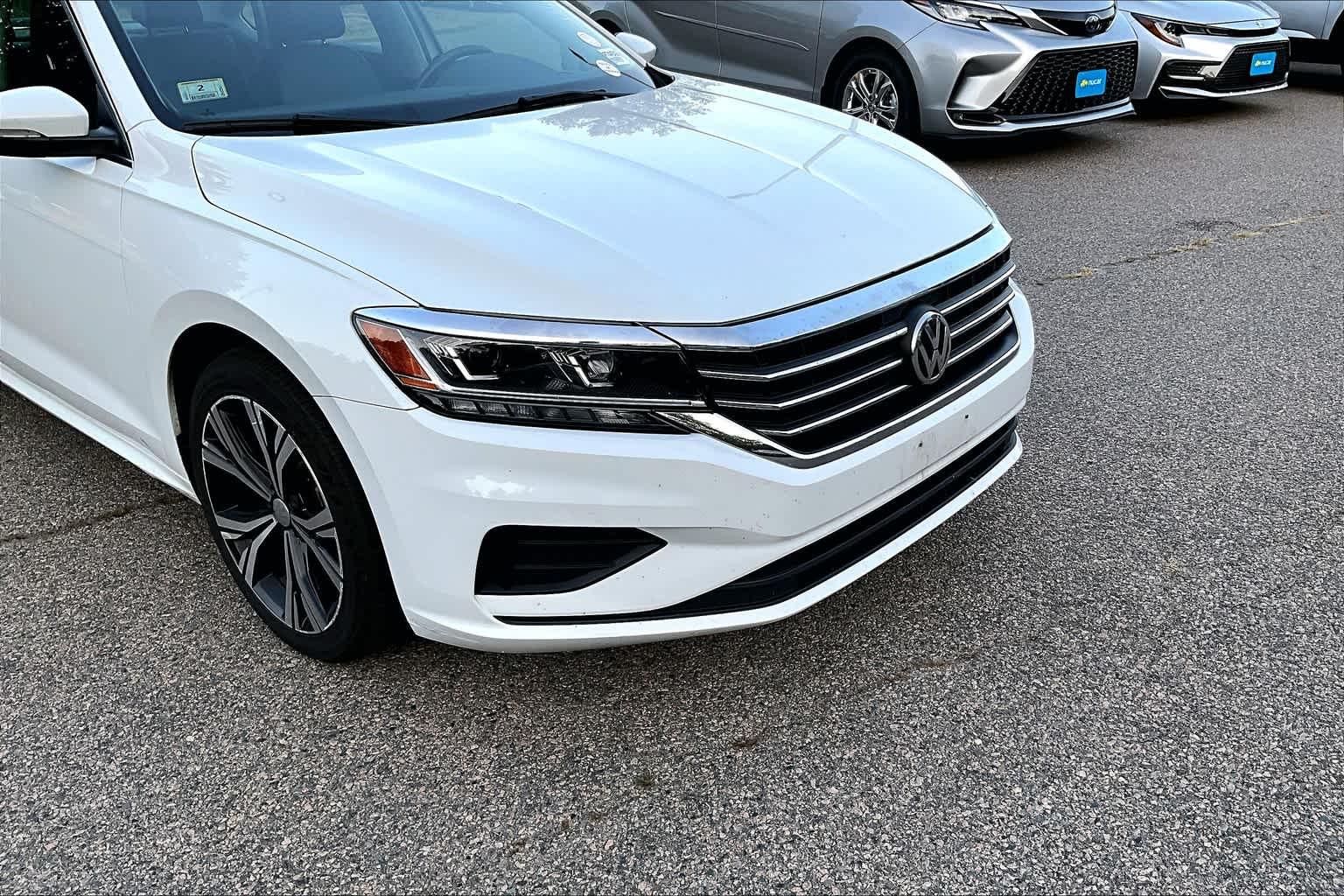 2021 Volkswagen Passat 2.0T SE - Photo 5