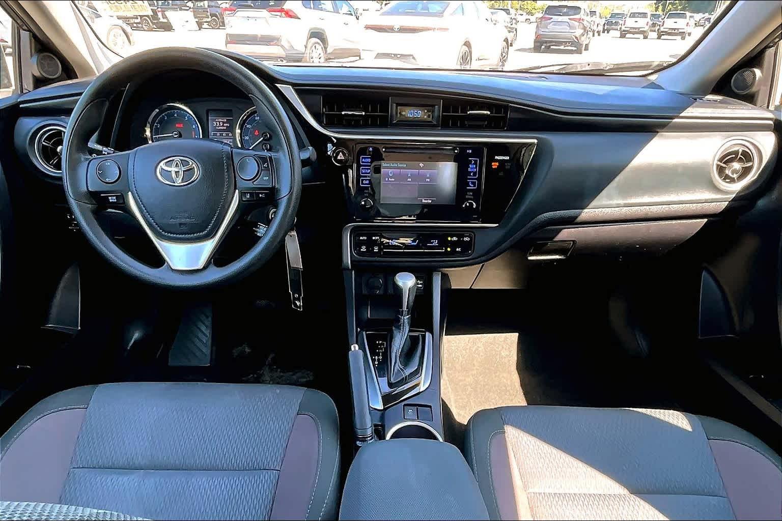 2017 Toyota Corolla LE - Photo 21