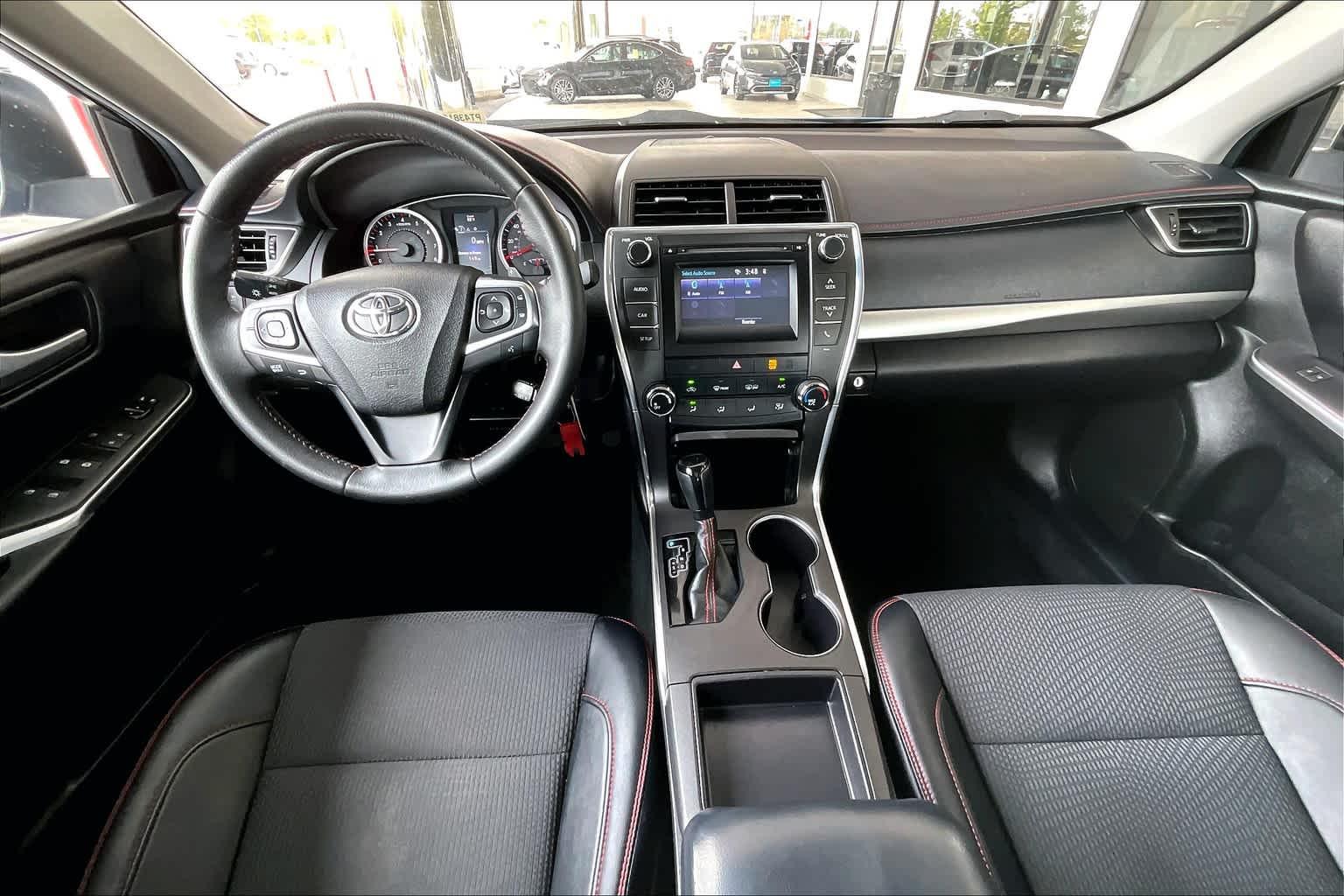 2017 Toyota Camry SE - Photo 21