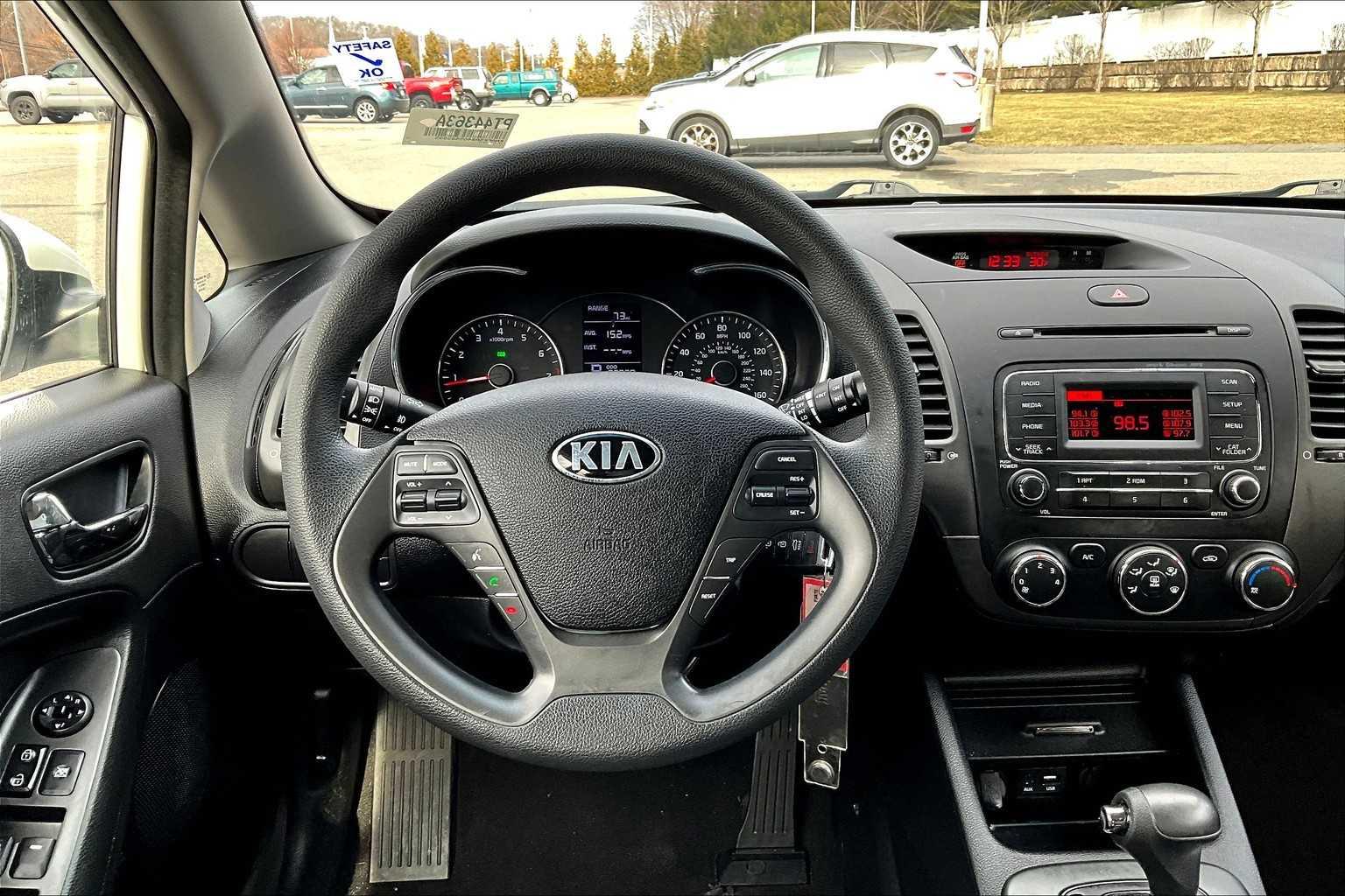 2016 Kia Forte 5-Door LX - Photo 17