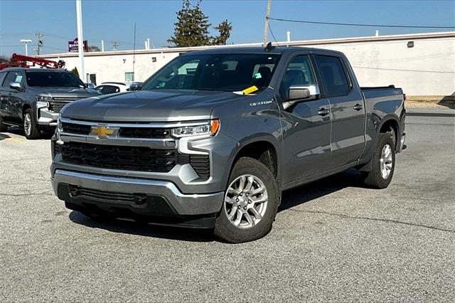 2023 Chevrolet Silverado 1500 LT - Photo 2