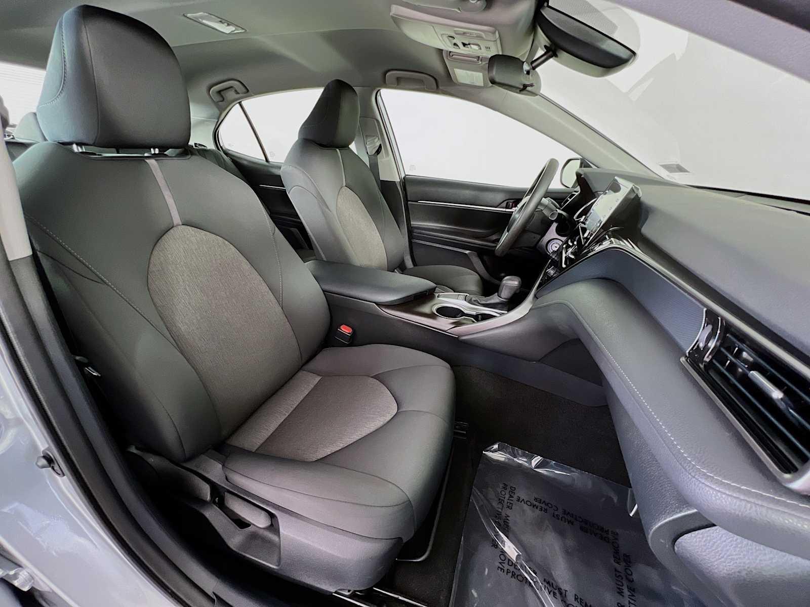 2022 Toyota Camry LE - Photo 26