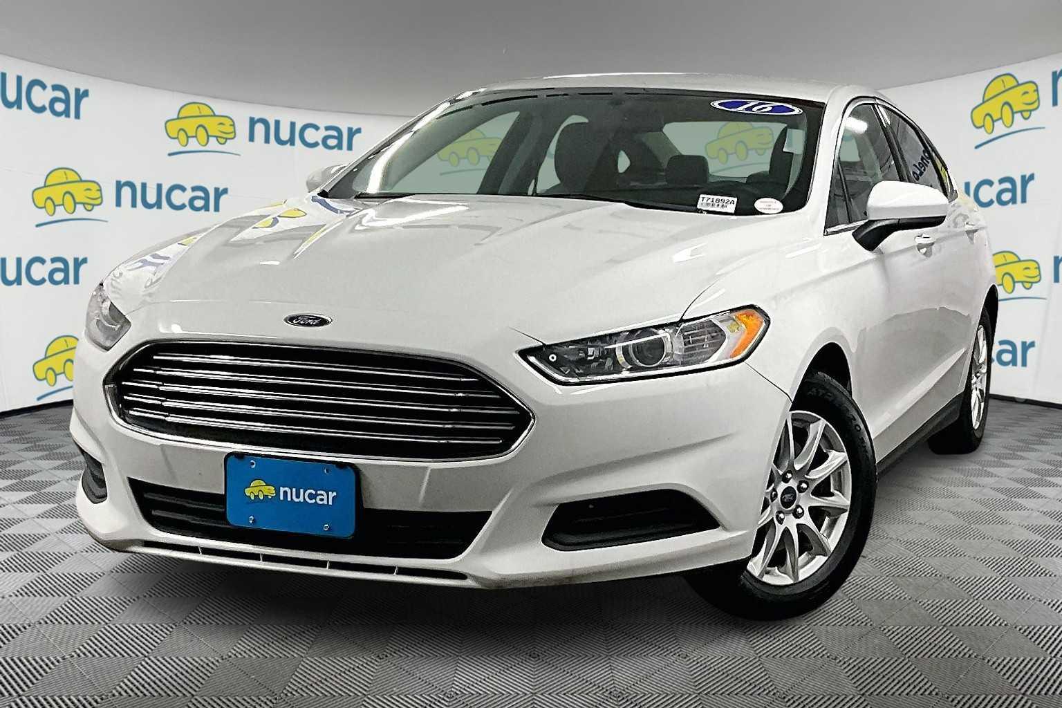 2016 Ford Fusion S - Photo 3