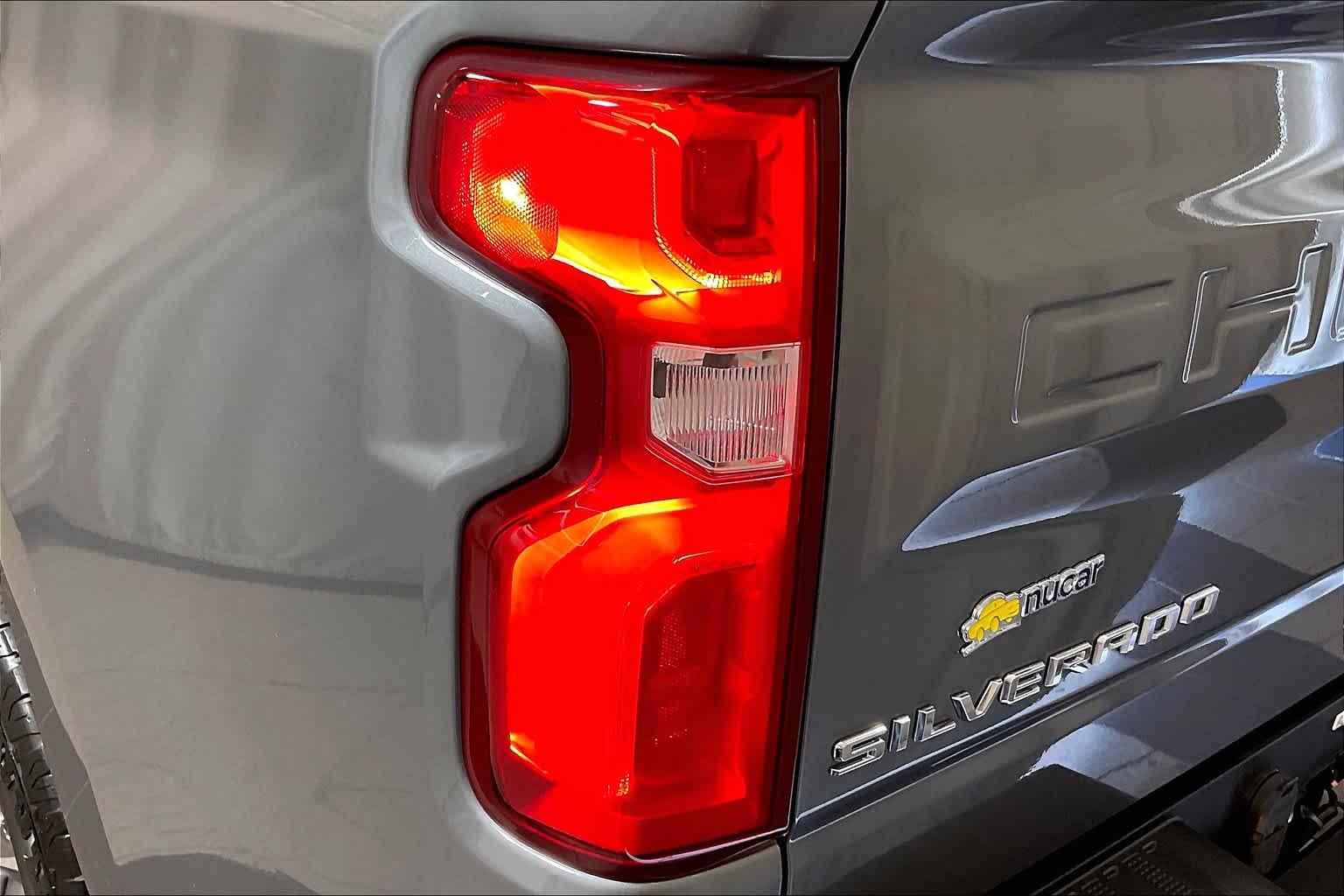 2021 Chevrolet Silverado 1500 RST 4WD Crew Cab 147 - Photo 33