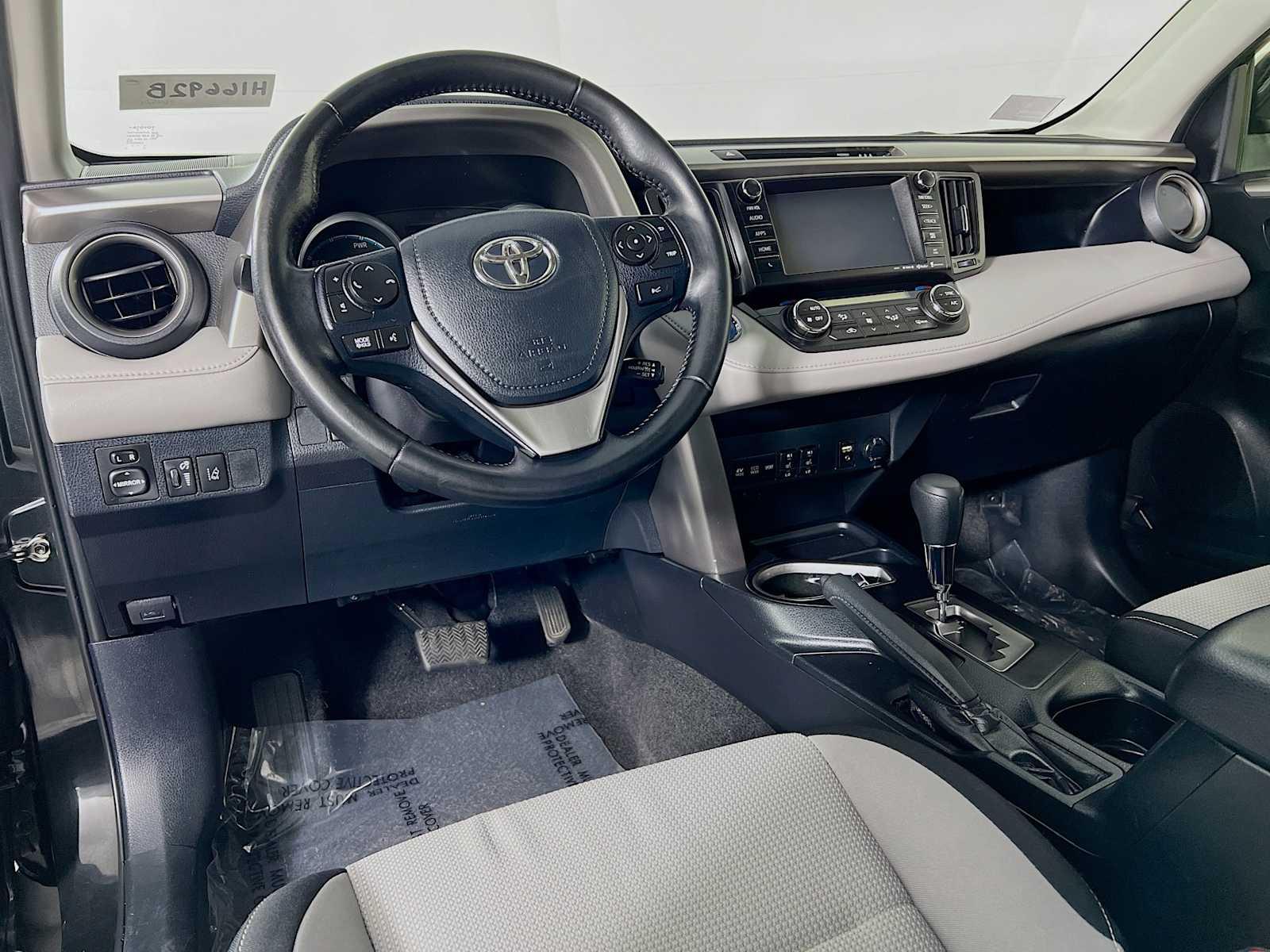 2018 Toyota RAV4 Hybrid XLE - Photo 9