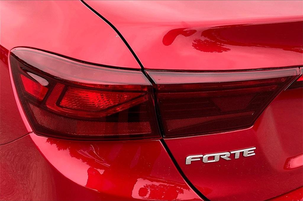 2021 Kia Forte LXS - Photo 29