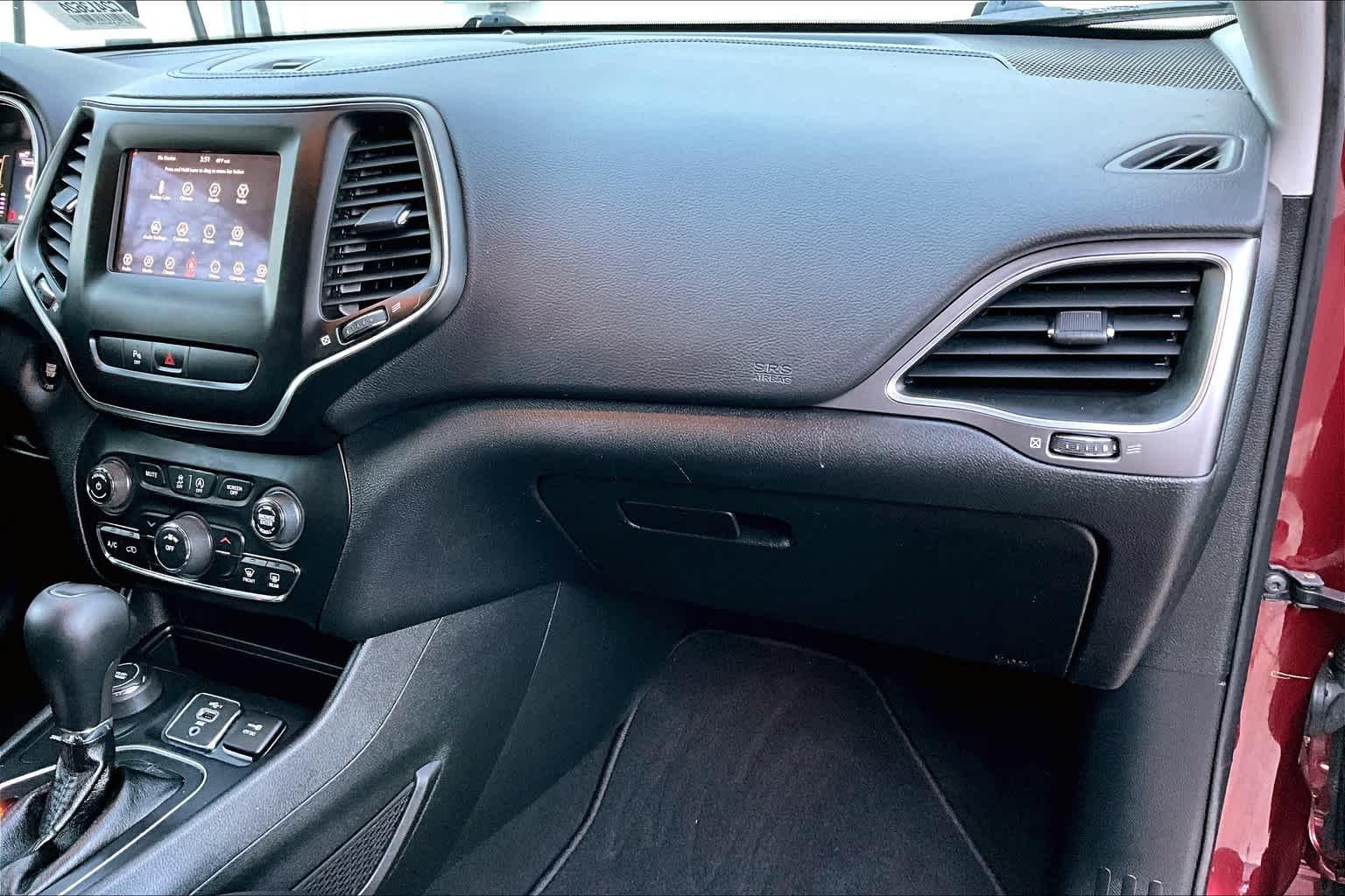 2019 Jeep Cherokee Latitude Plus - Photo 13