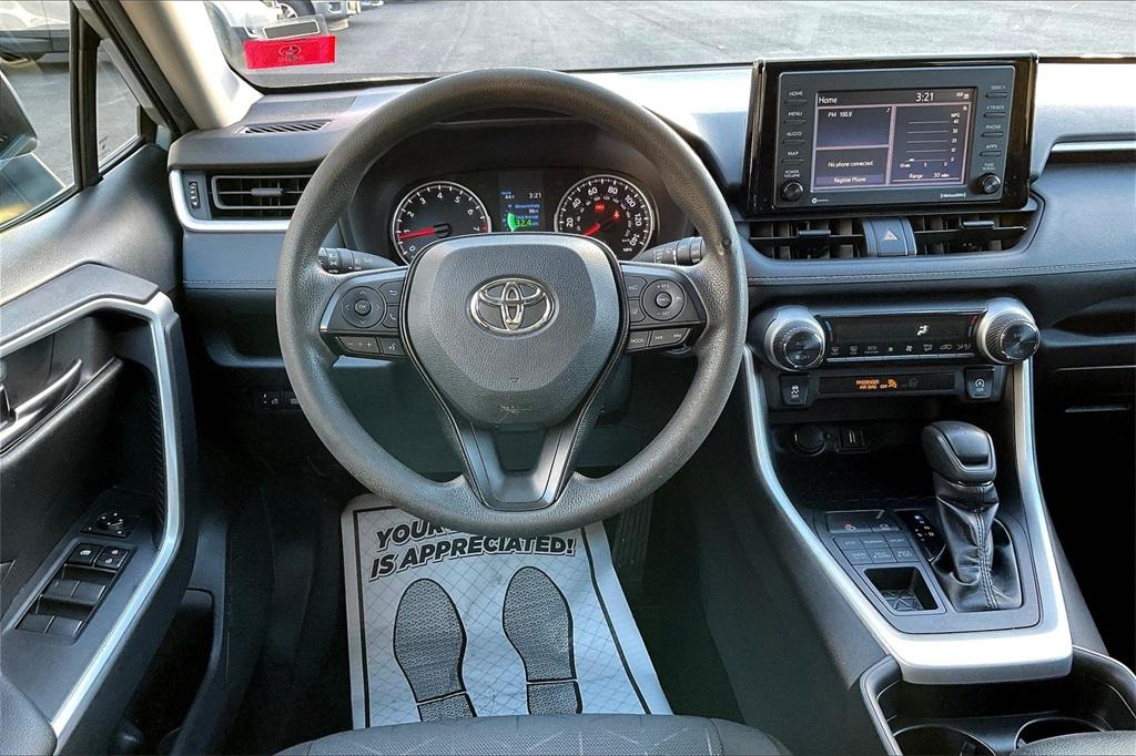 2021 Toyota RAV4 XLE - Photo 18