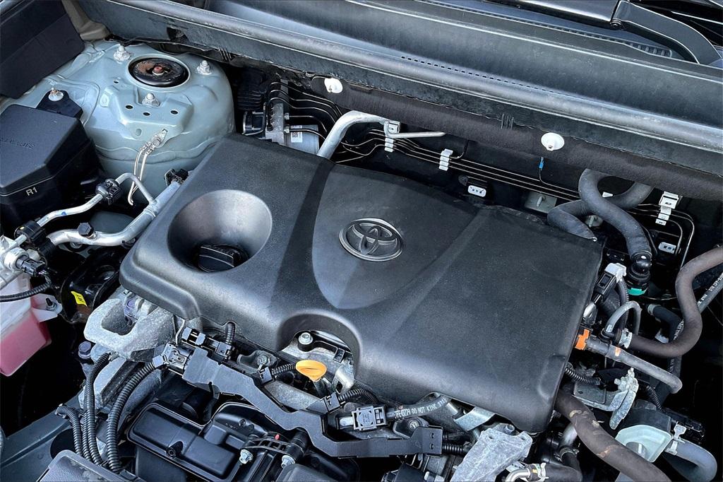 2021 Toyota RAV4 XLE - Photo 36