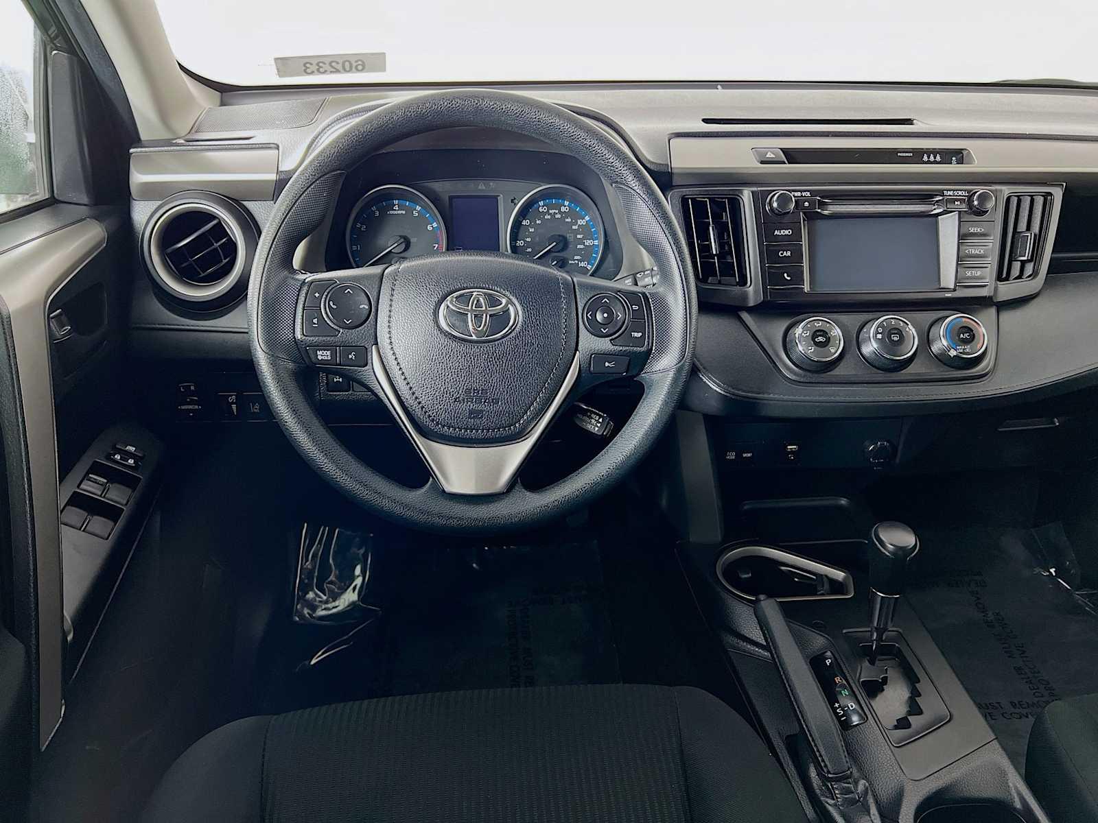 2018 Toyota RAV4 LE - Photo 21