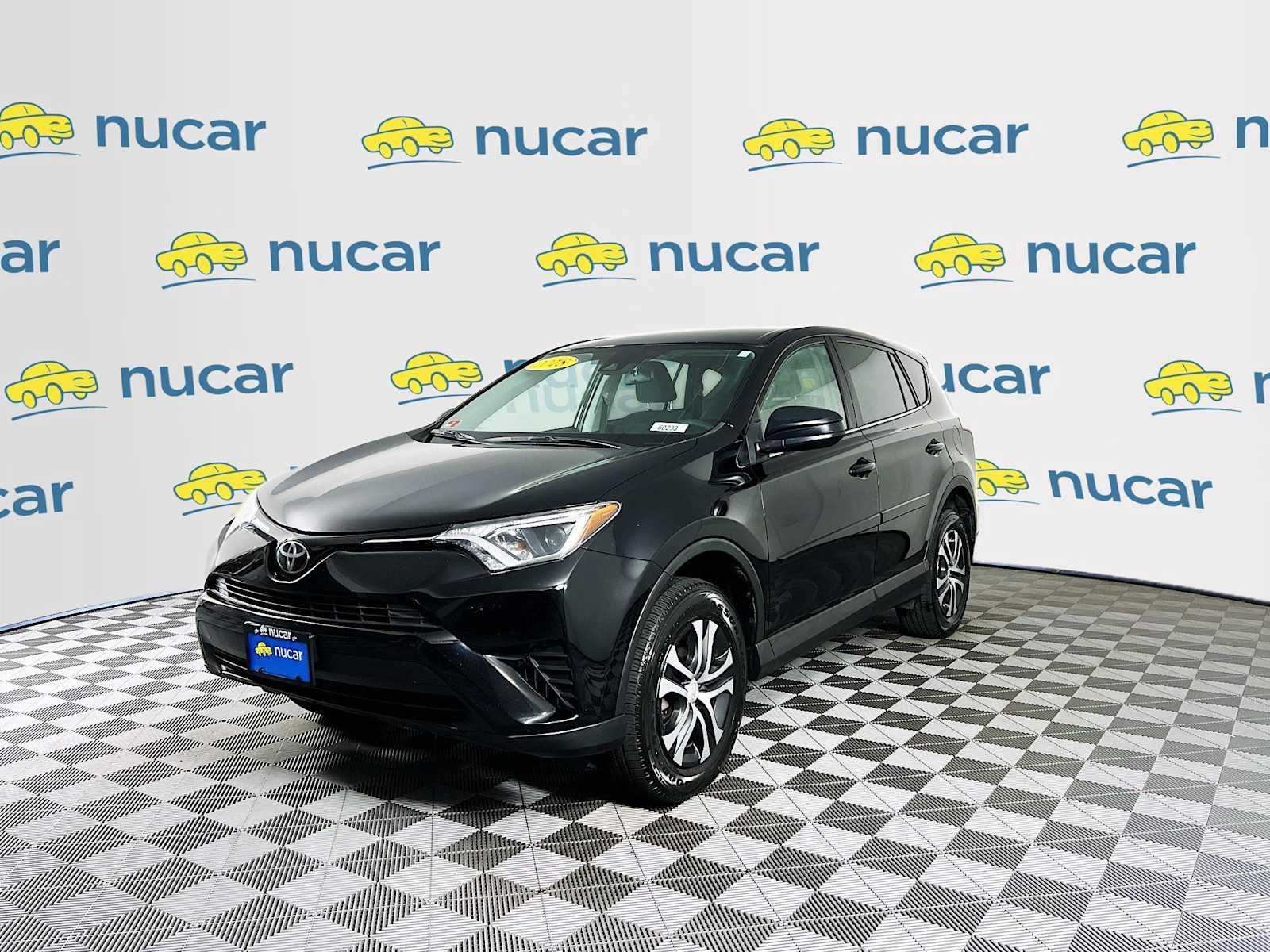 2018 Toyota RAV4 LE - Photo 3