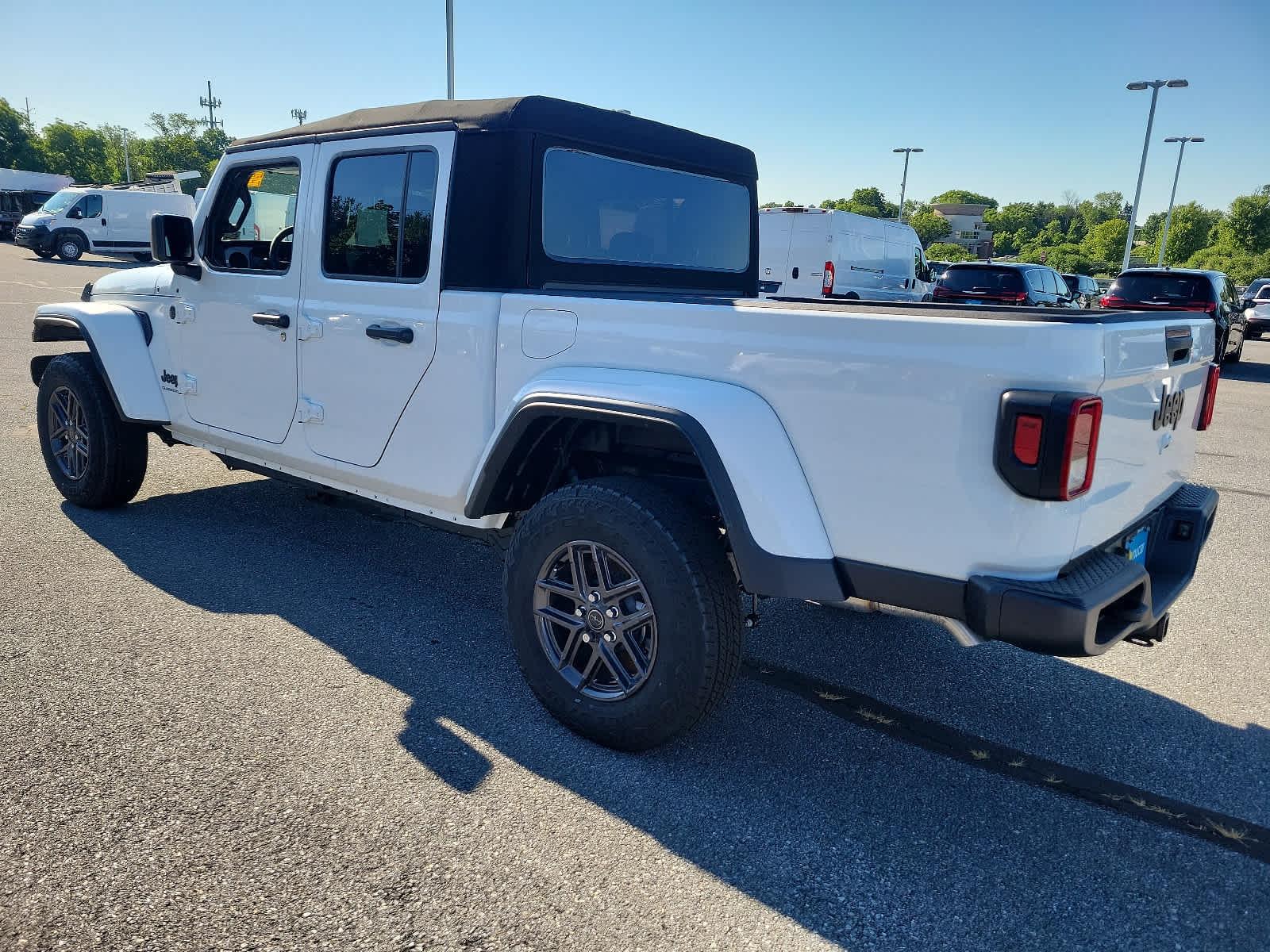 2024 Jeep Gladiator Sport S 4x4 - Photo 3