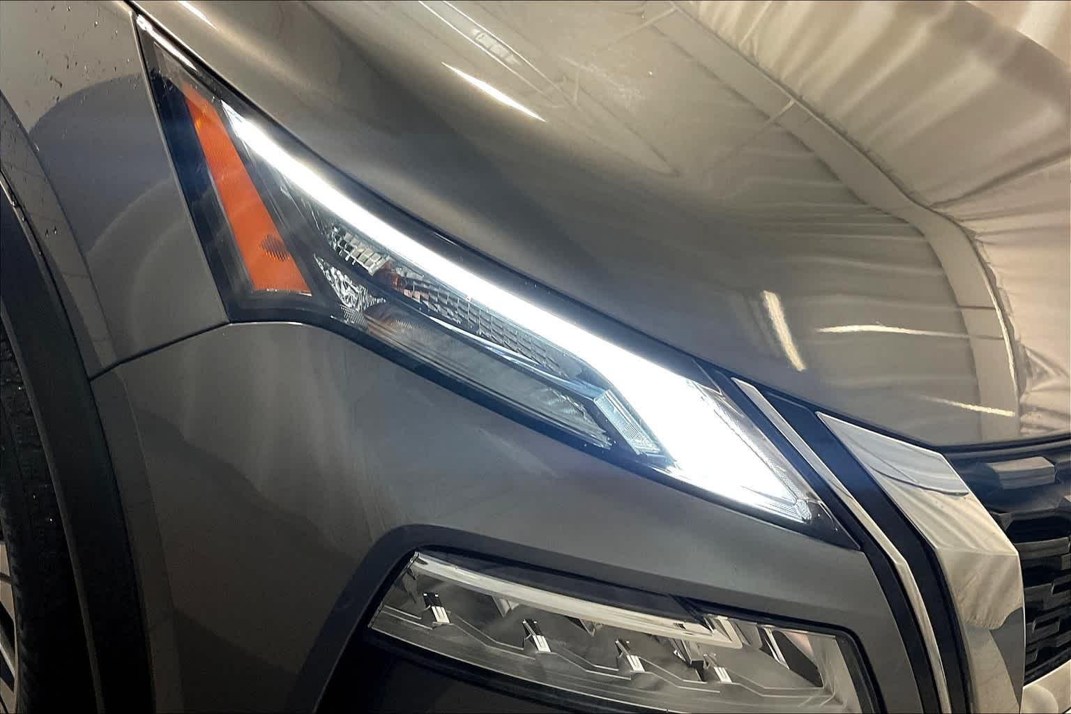 2021 Nissan Rogue SV - Photo 32